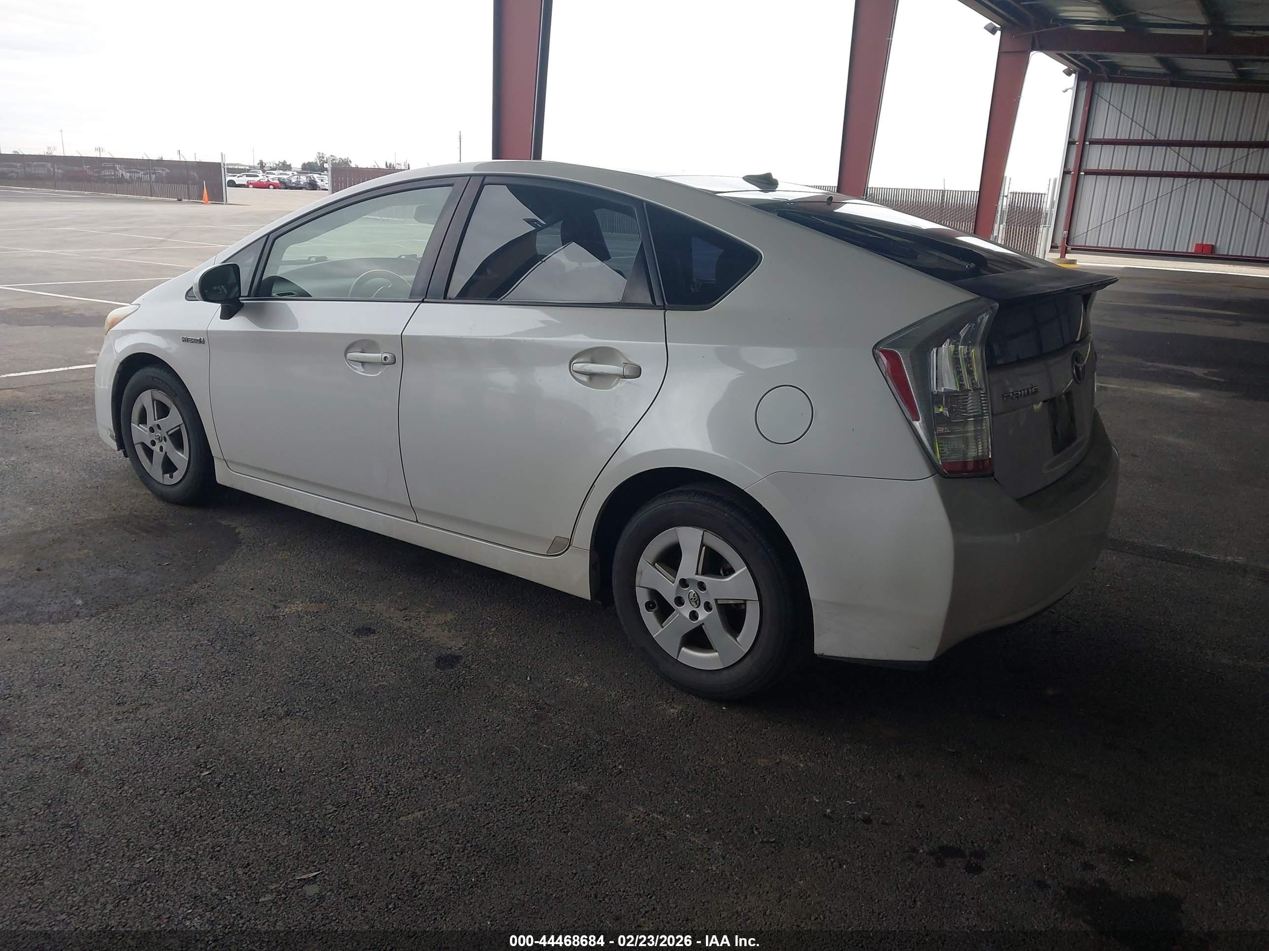 TOYOTA PRIUS image 3
