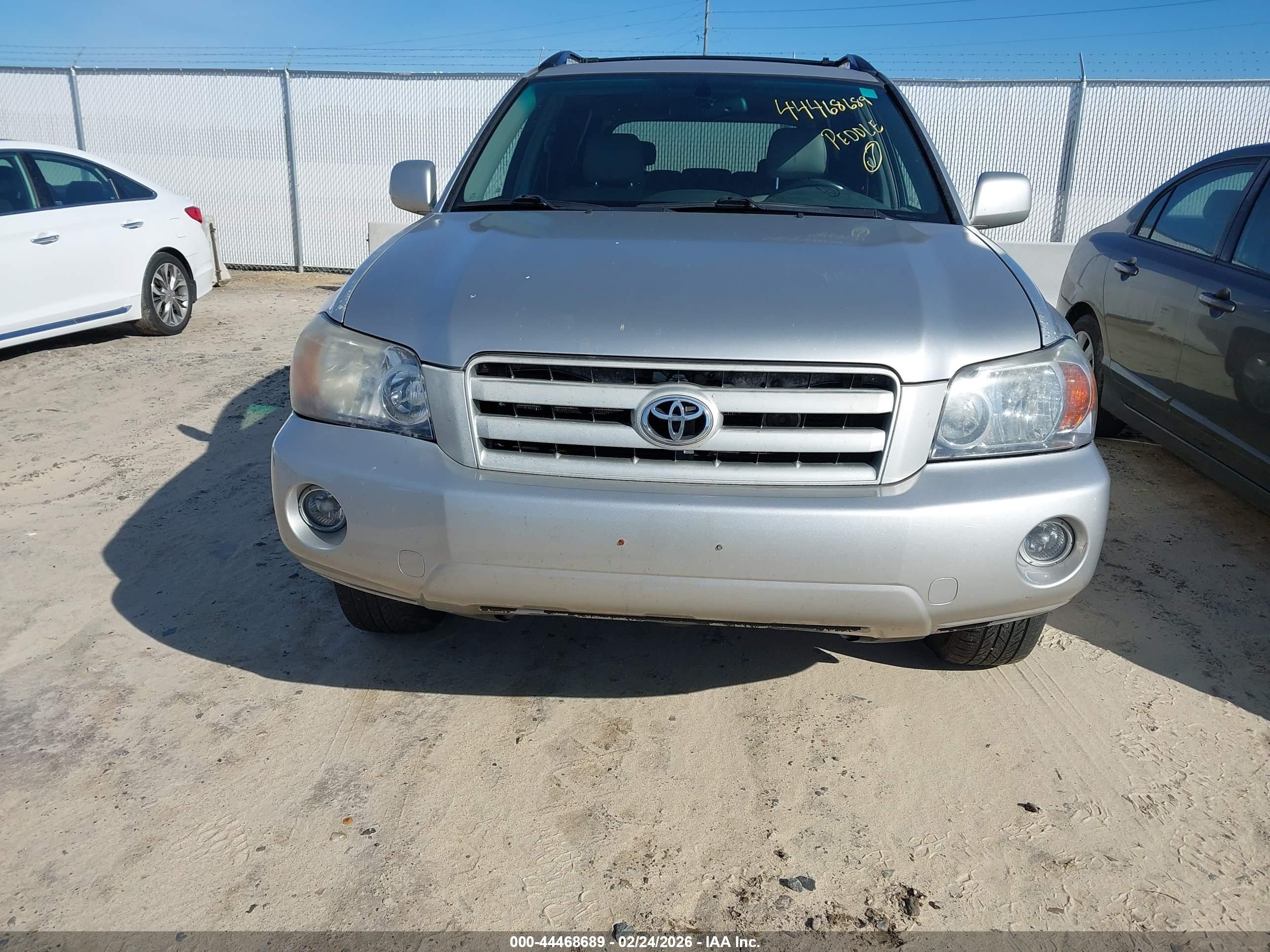 TOYOTA HIGHLANDER image 6