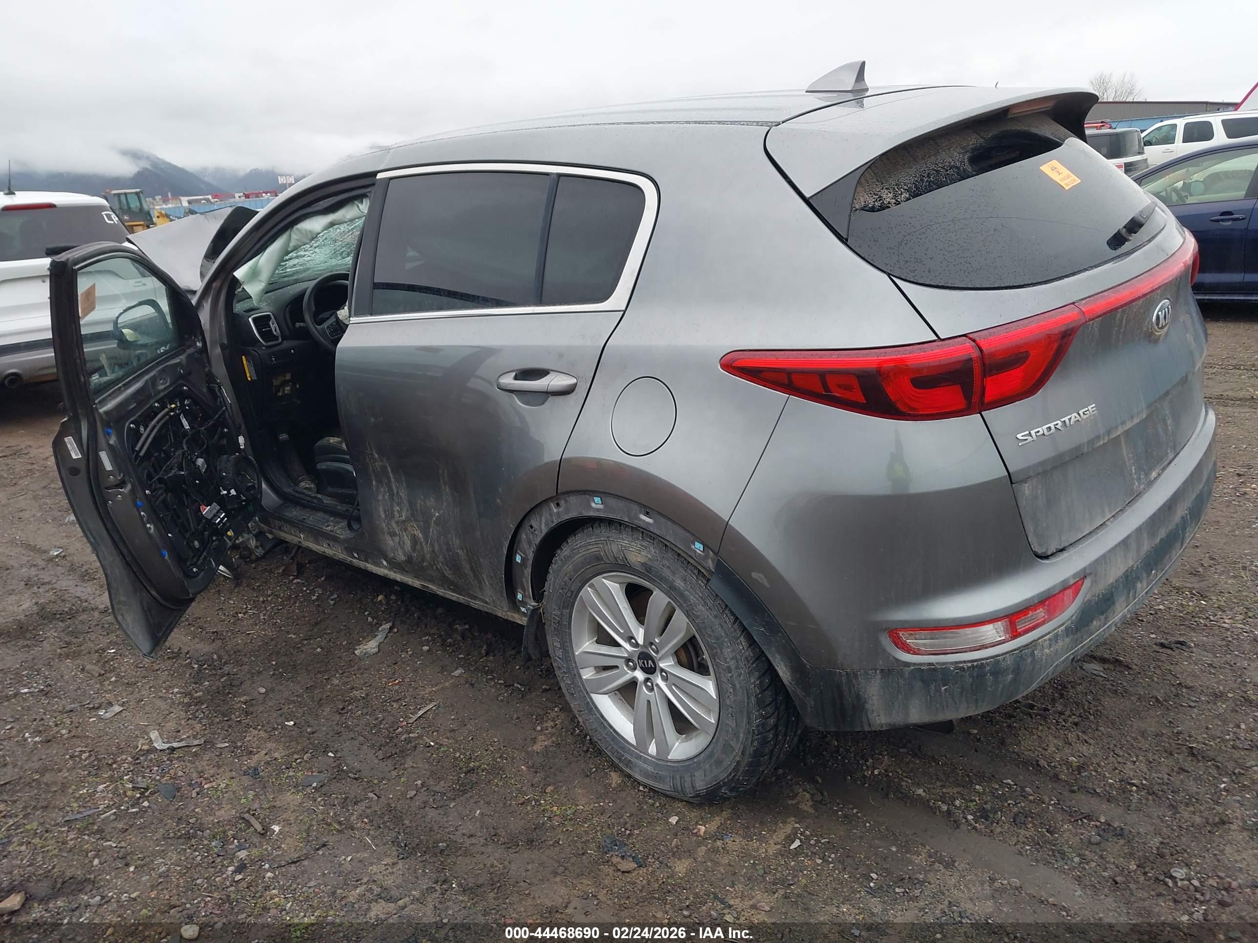 KIA SPORTAGE image 3