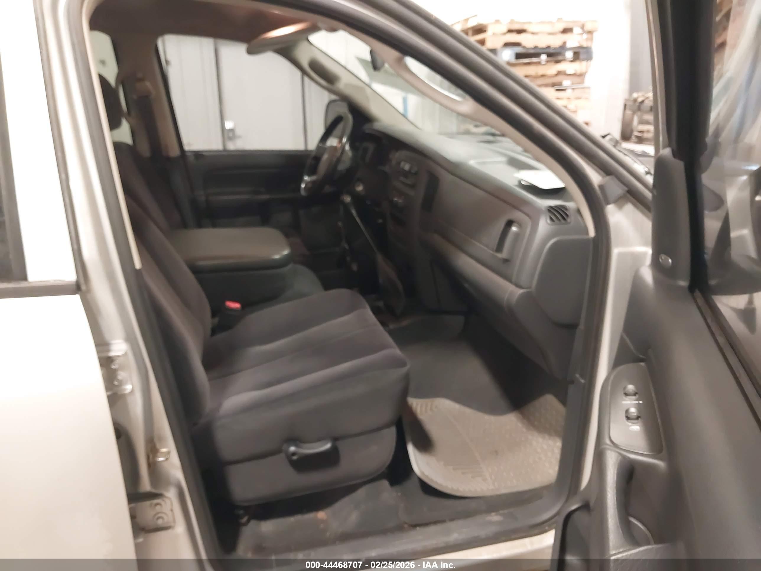 DODGE RAM image 5