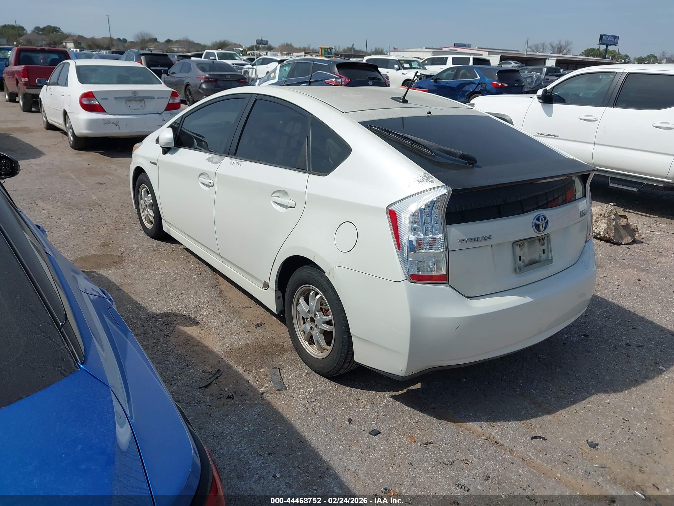 TOYOTA PRIUS image 3