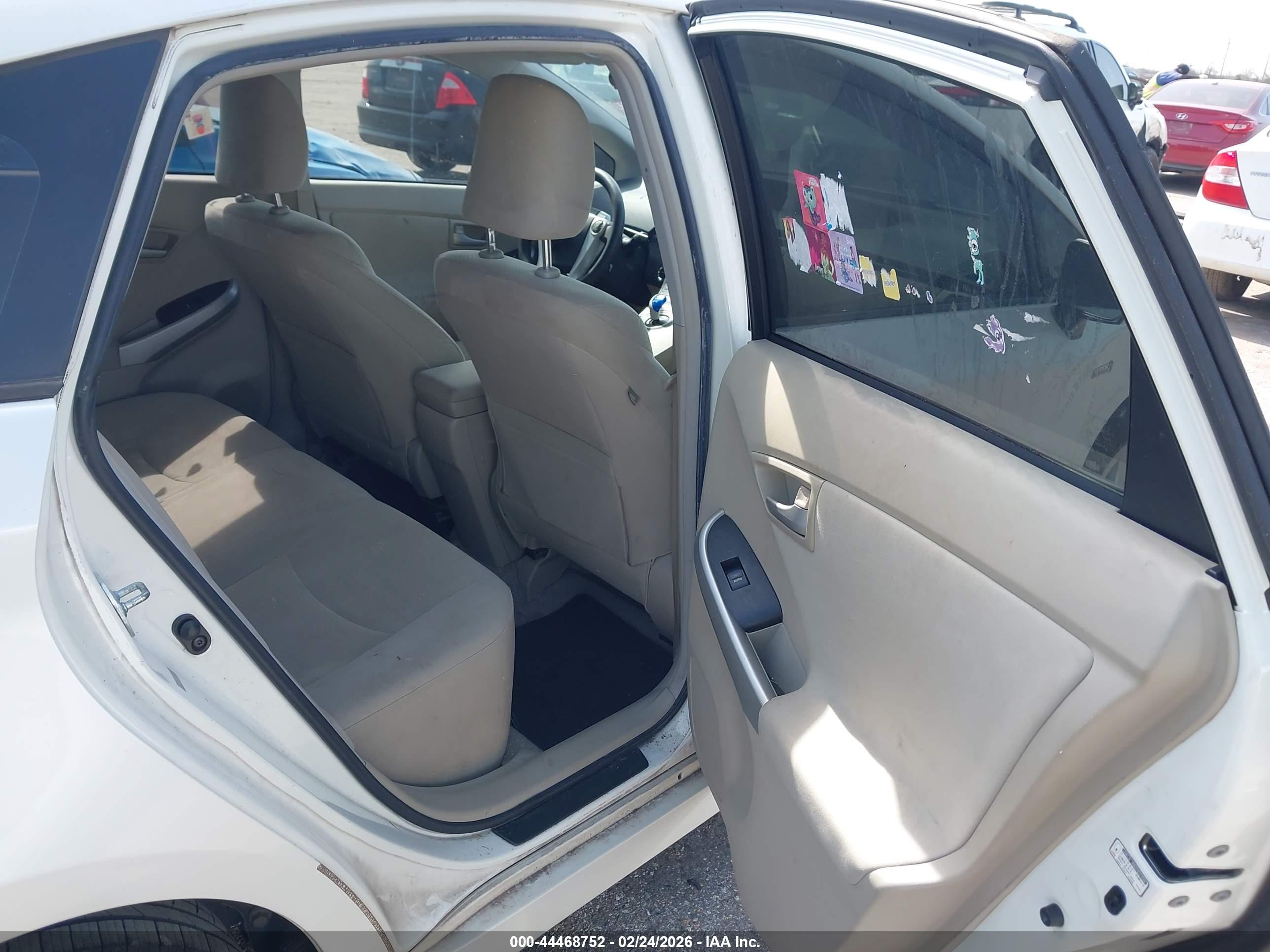 TOYOTA PRIUS image 8