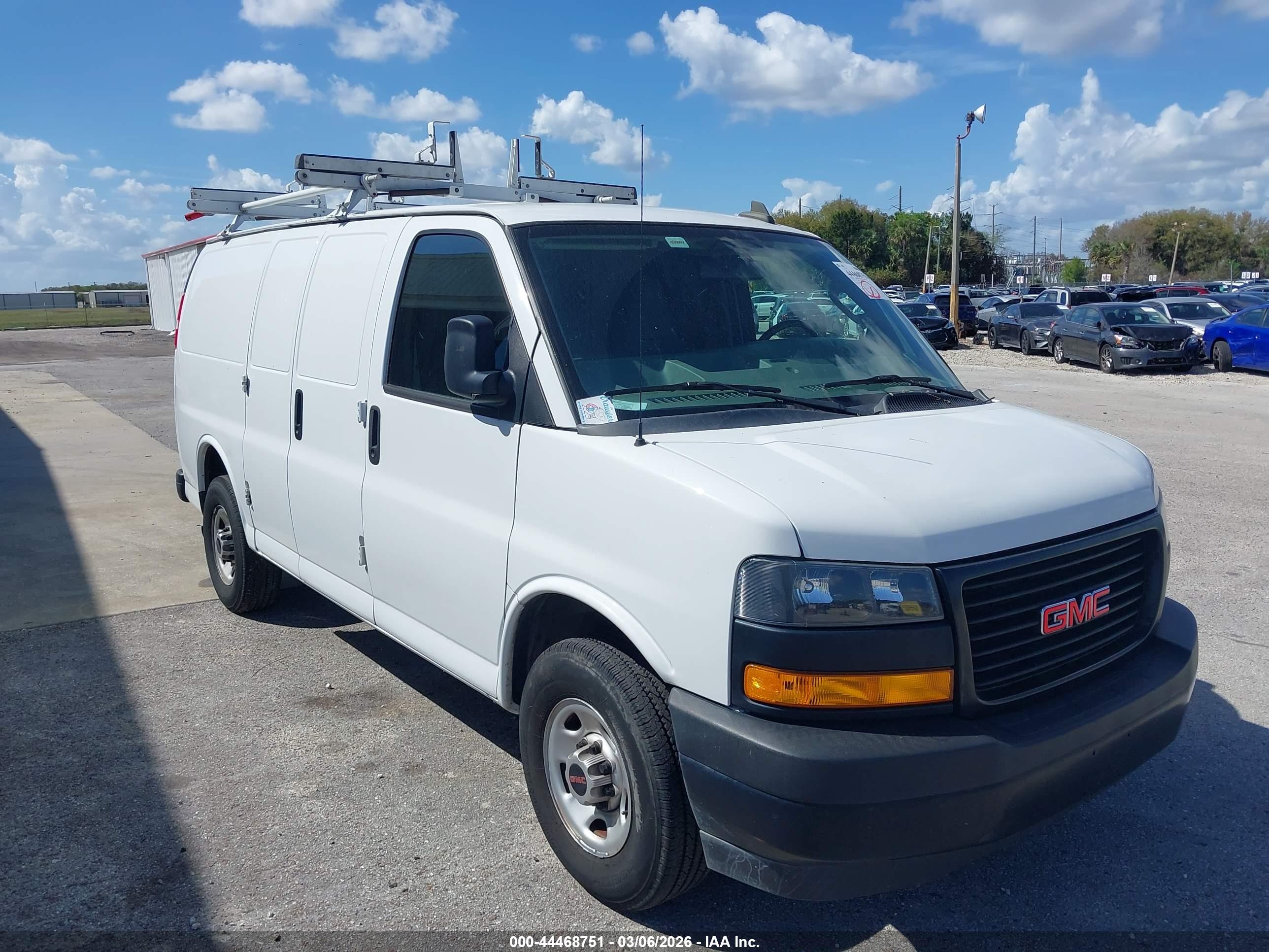 GMC SAVANA image 6
