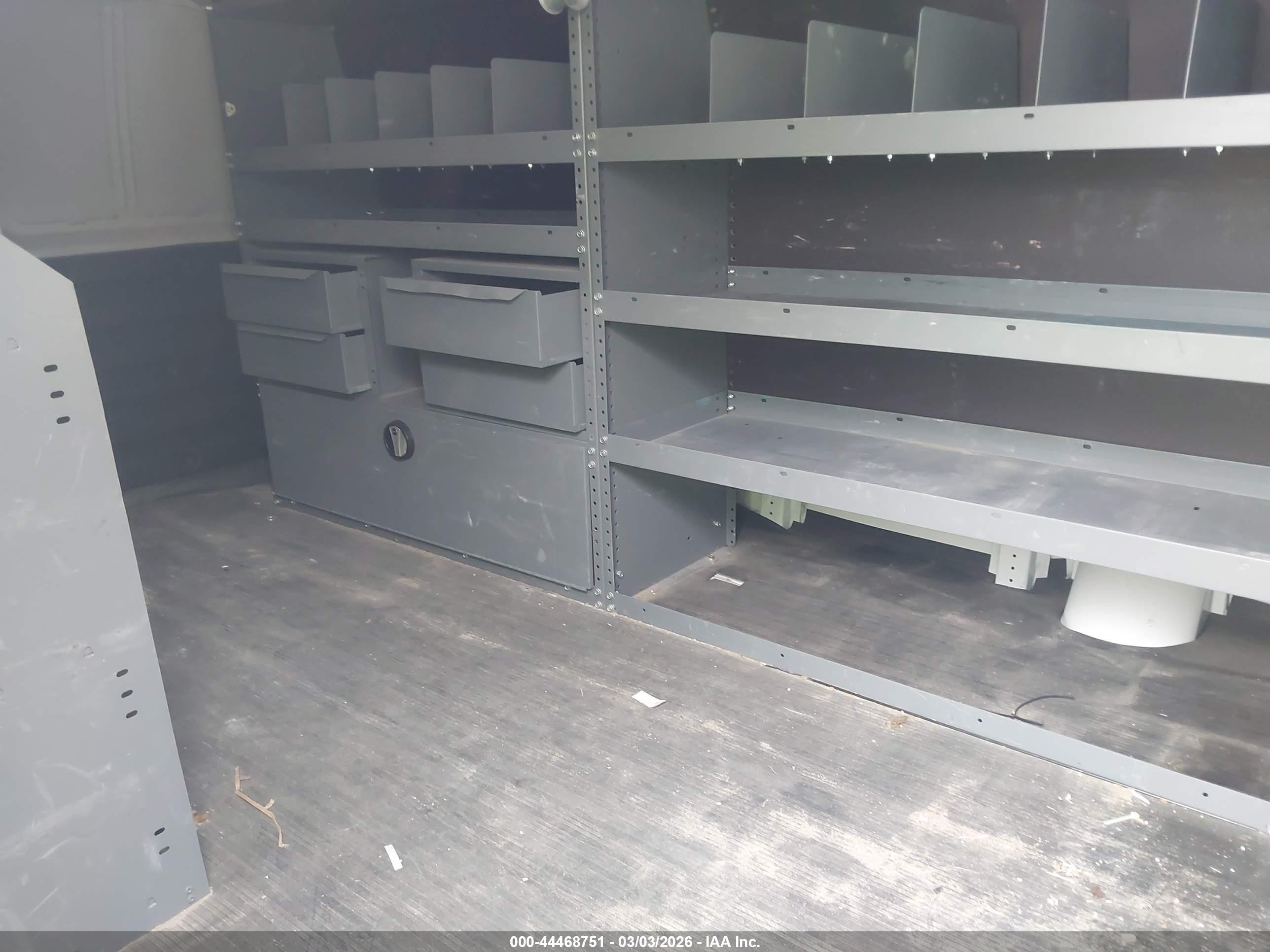 GMC SAVANA image 8