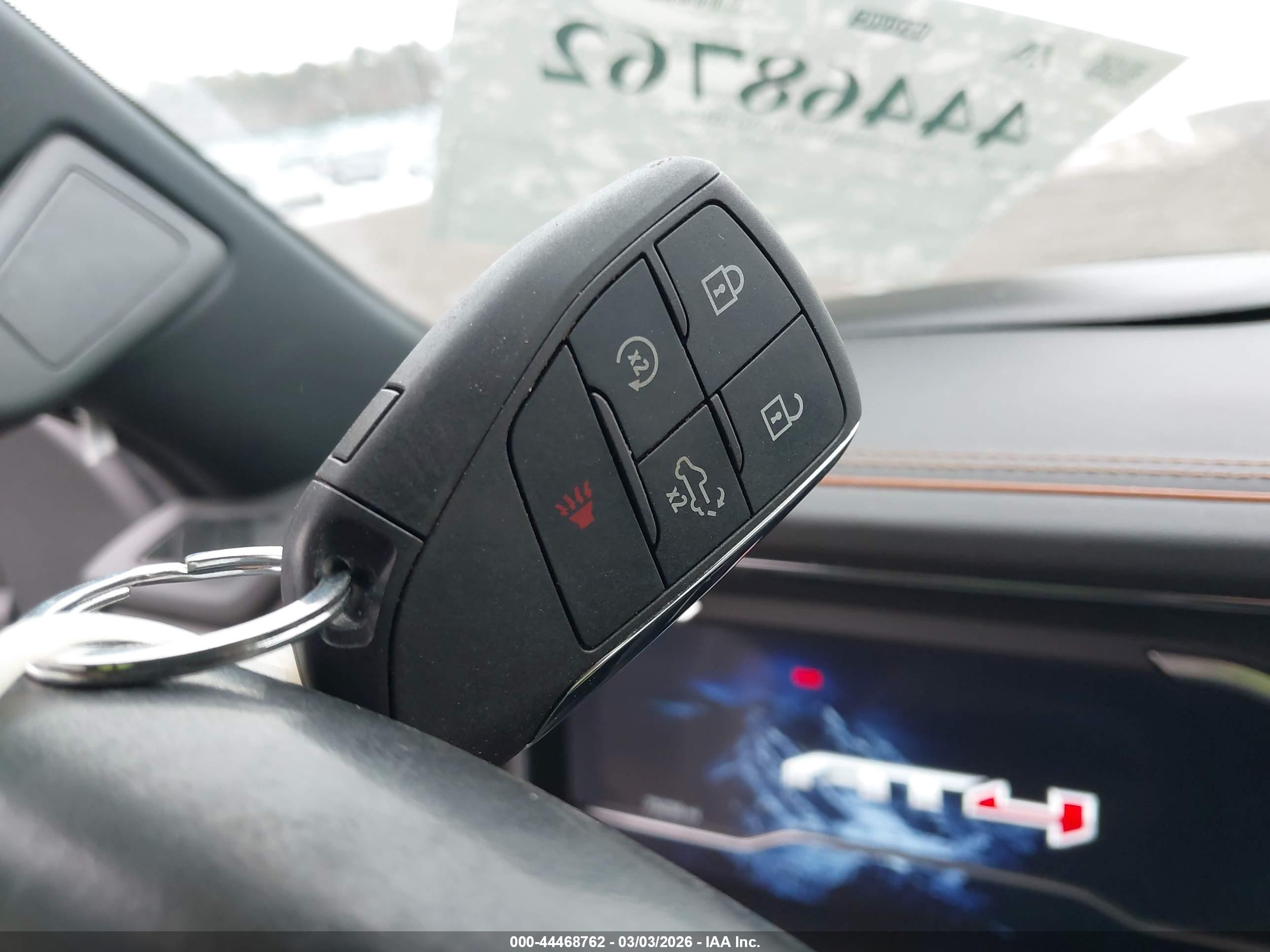 GMC SIERRA image 11