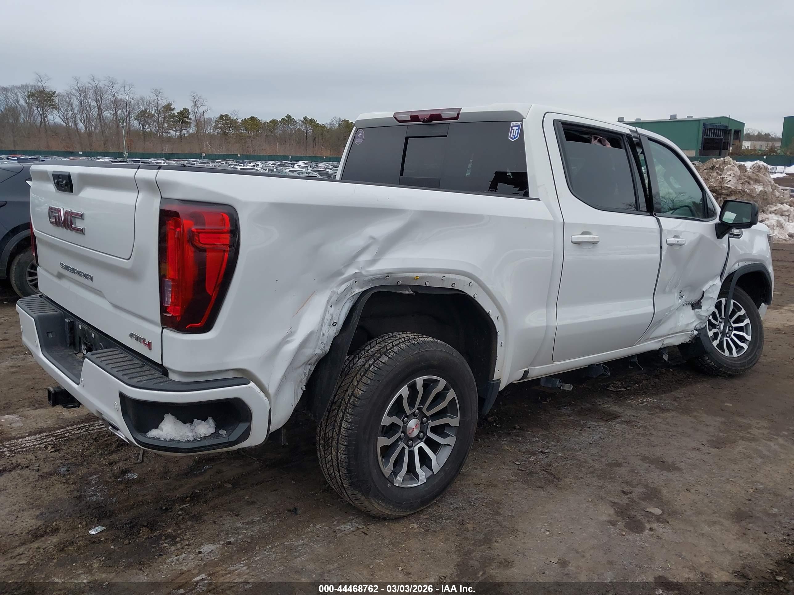 GMC SIERRA image 4
