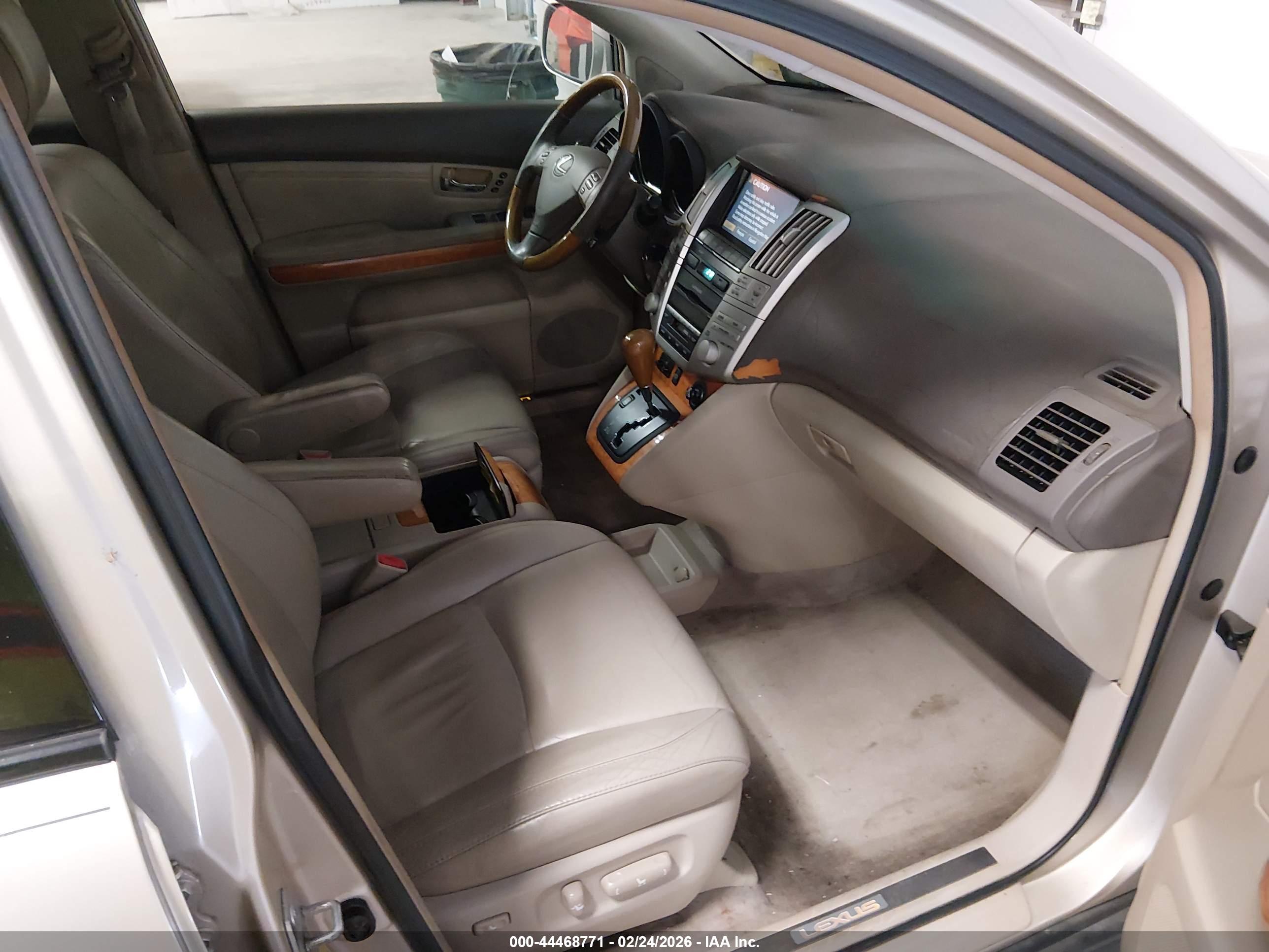 LEXUS RX image 5