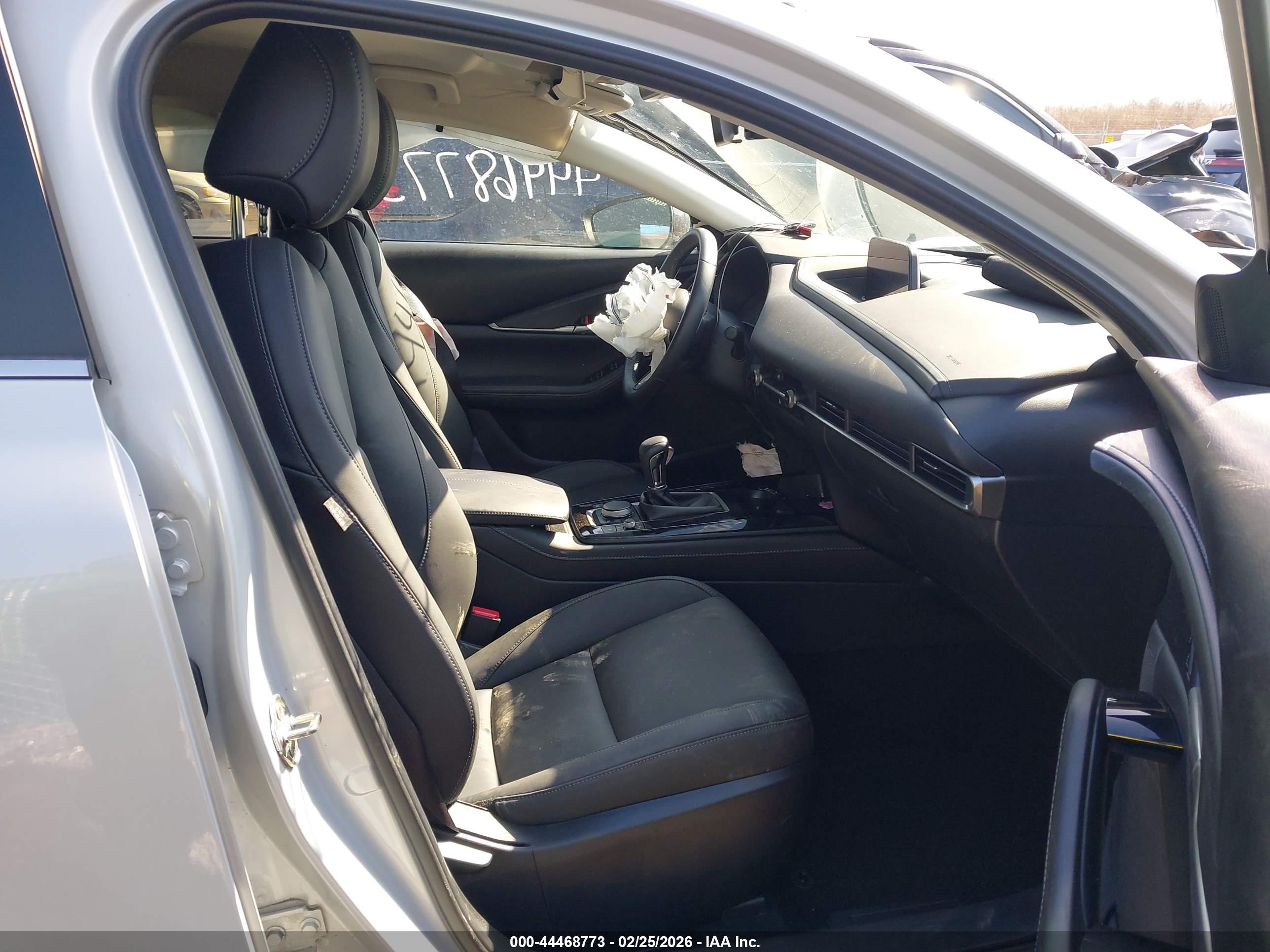 MAZDA CX-30 image 5