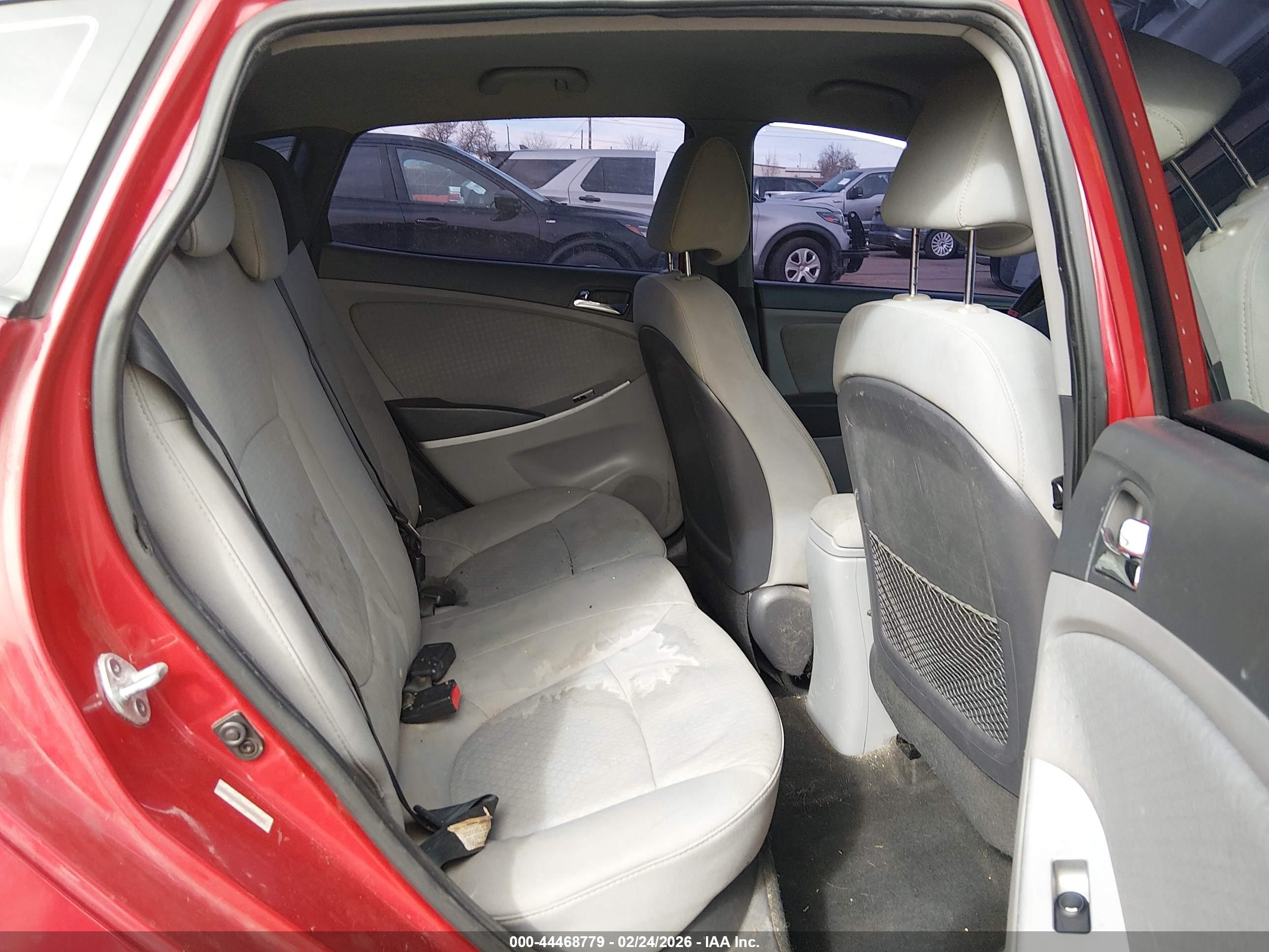 HYUNDAI ACCENT image 8