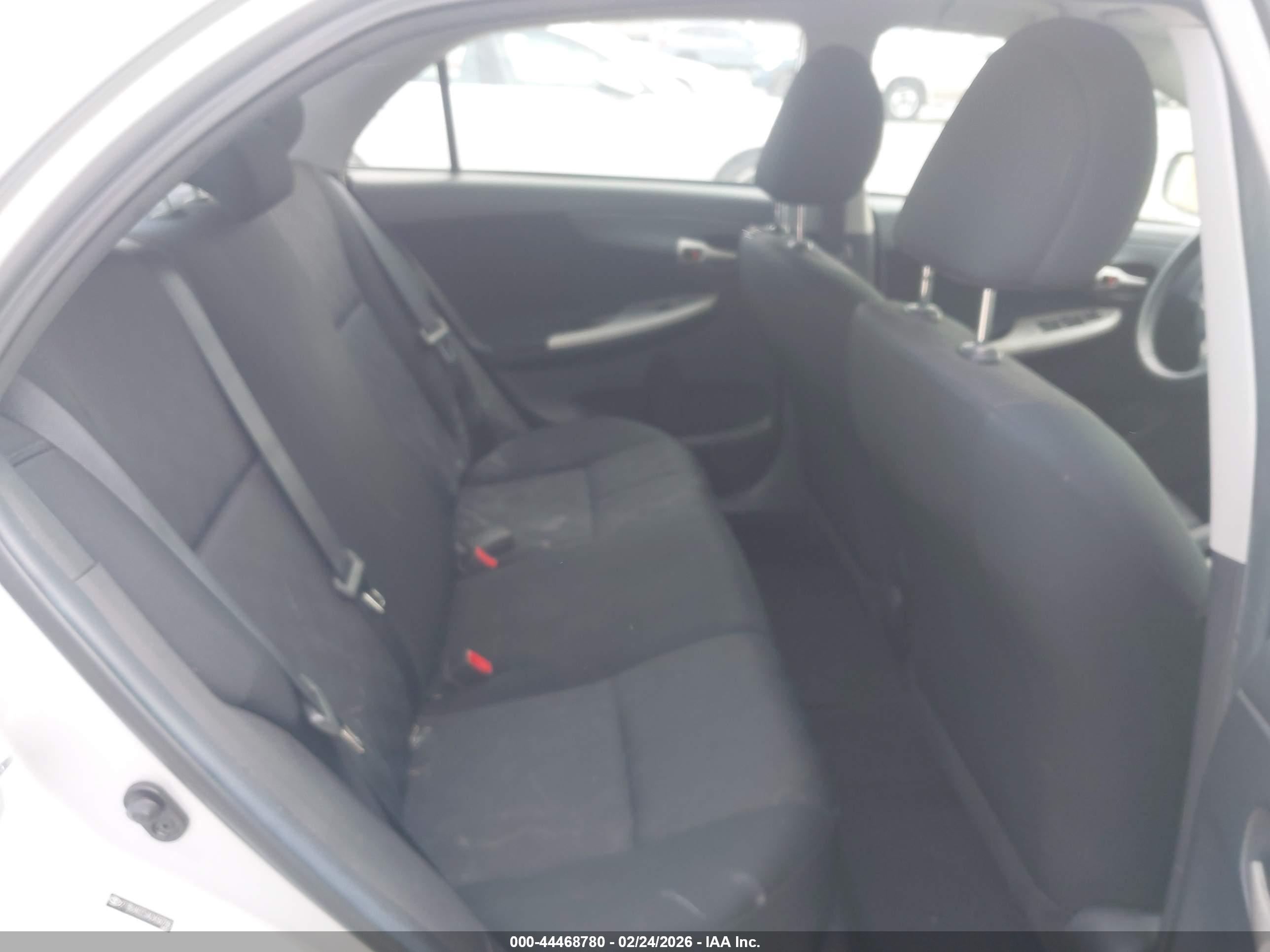 TOYOTA COROLLA image 8