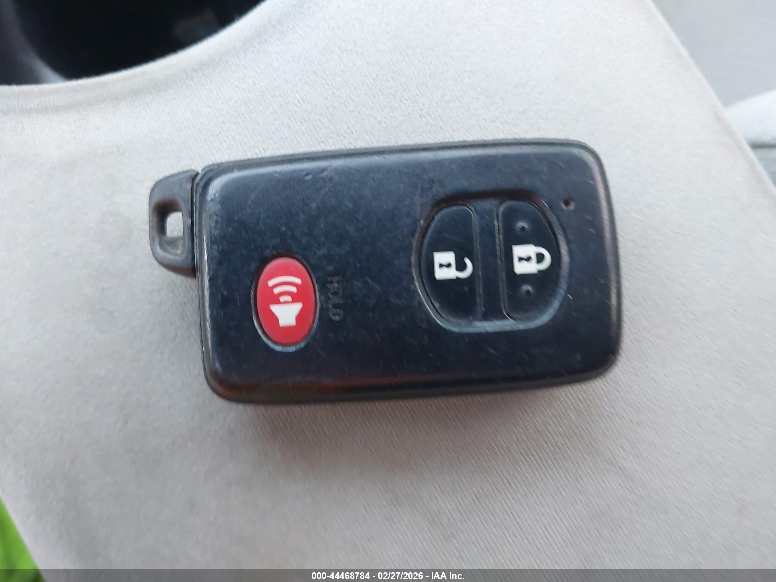TOYOTA PRIUS image 11