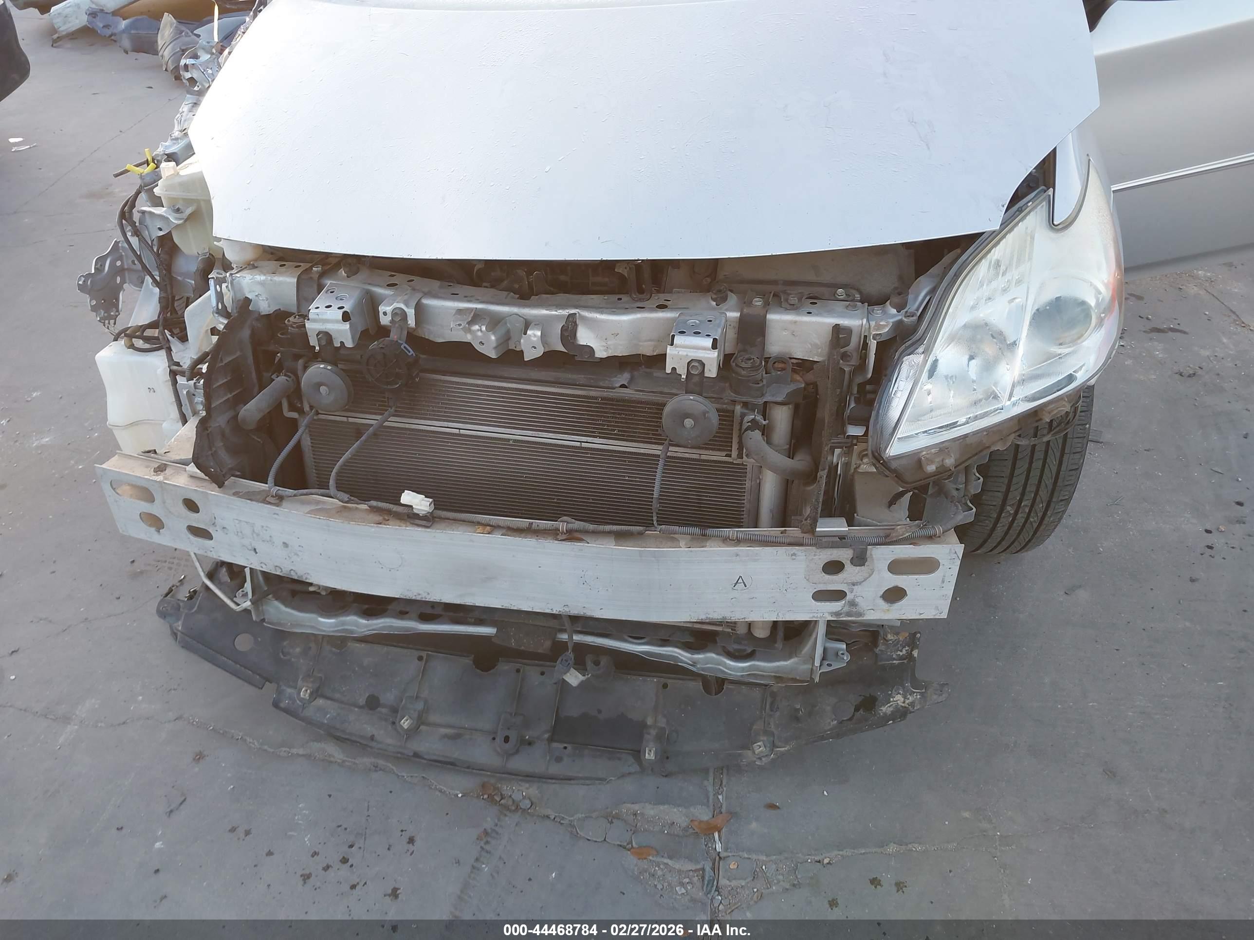 TOYOTA PRIUS image 6