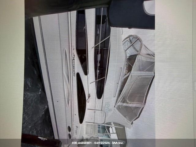 CRUISERS YACHTS image 2