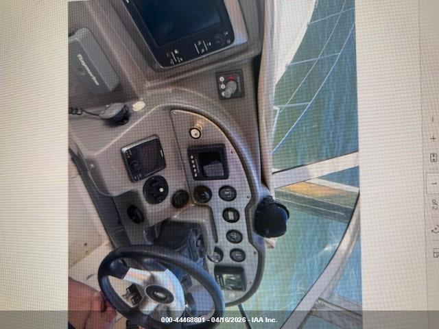 CRUISERS YACHTS image 7