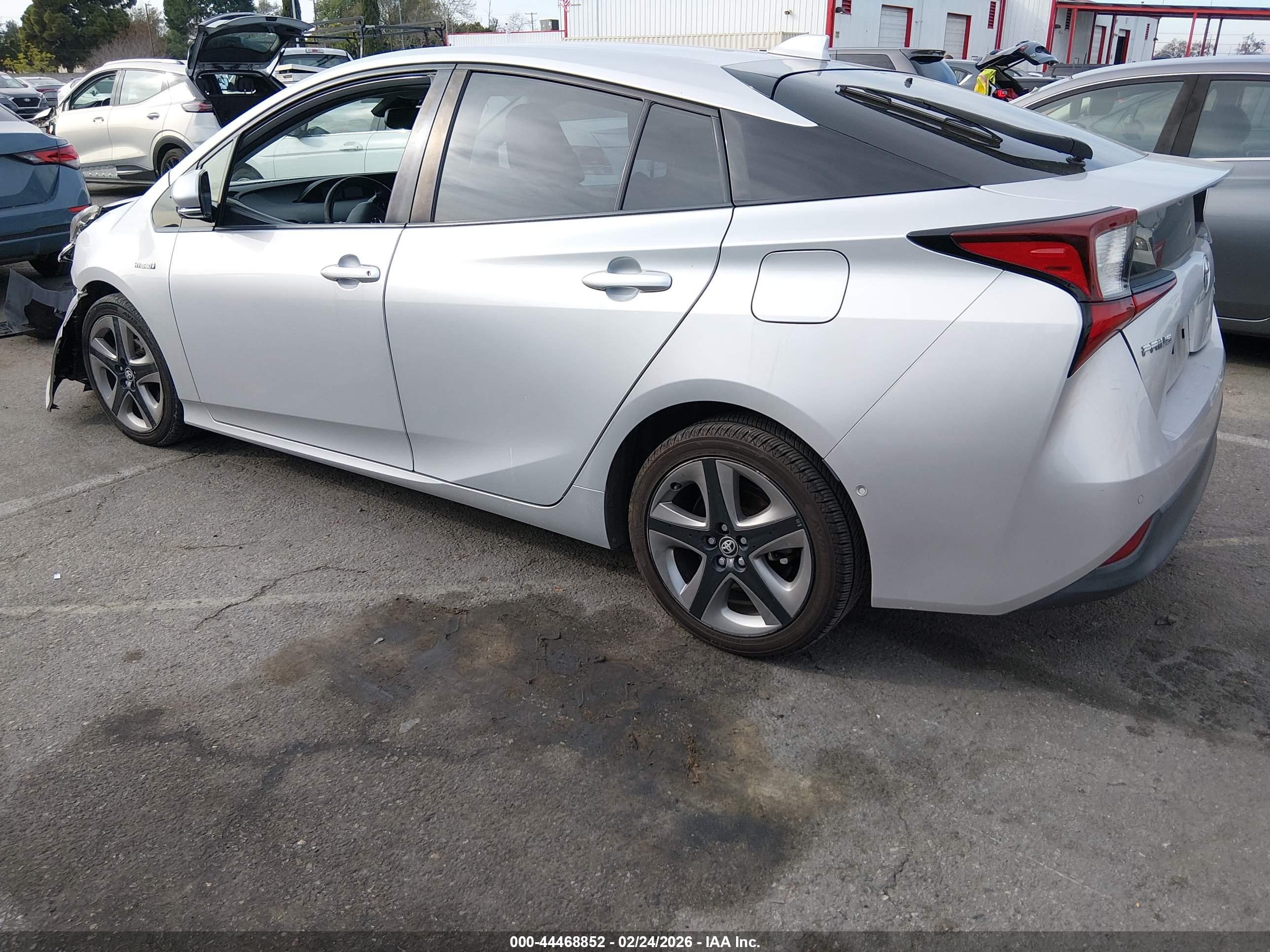 TOYOTA PRIUS image 3