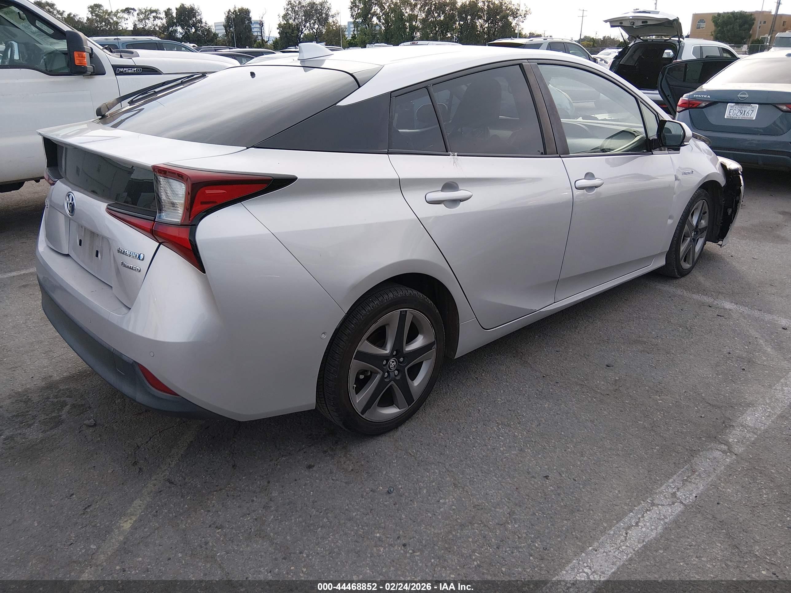 TOYOTA PRIUS image 4
