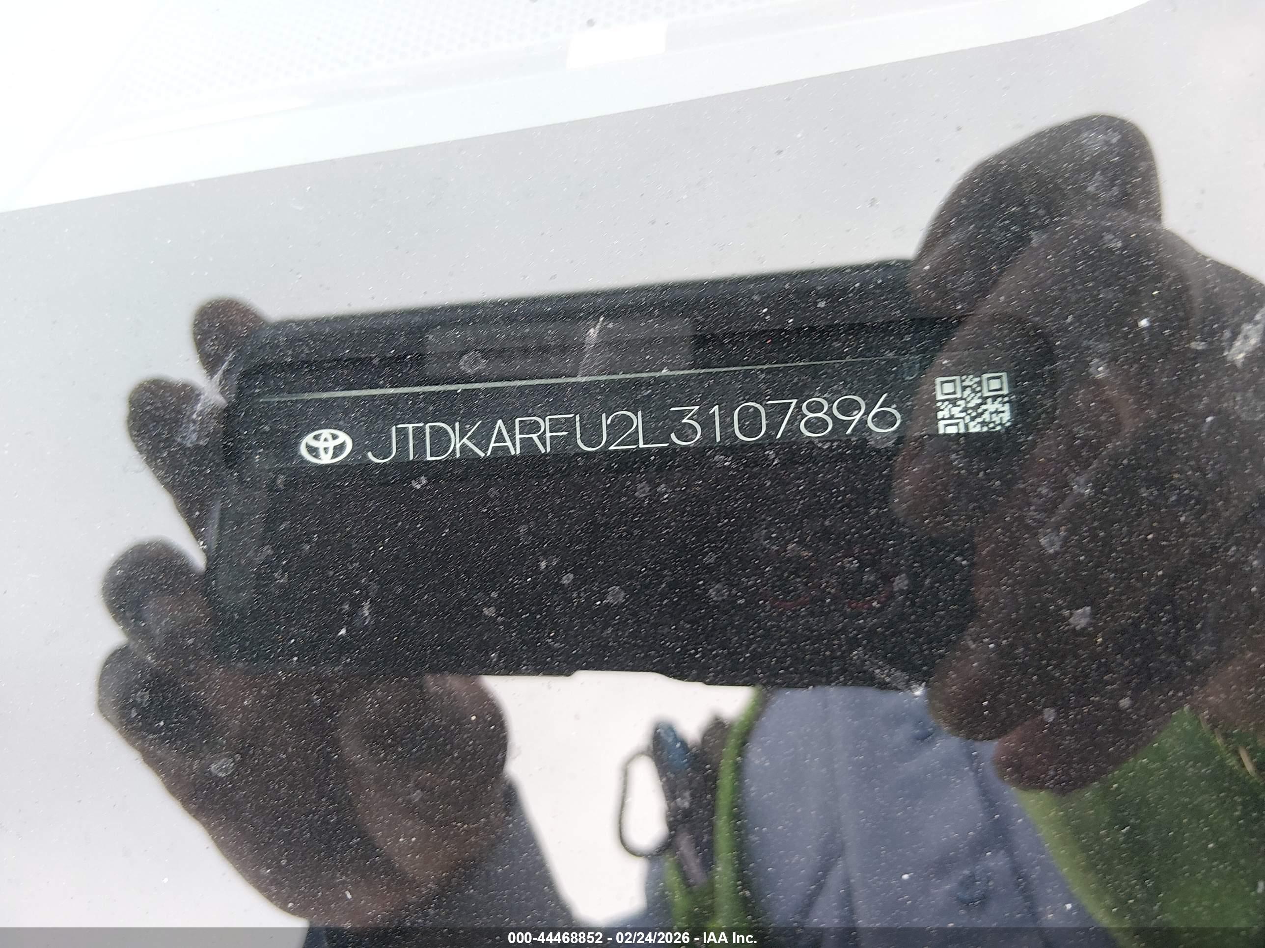 TOYOTA PRIUS image 9