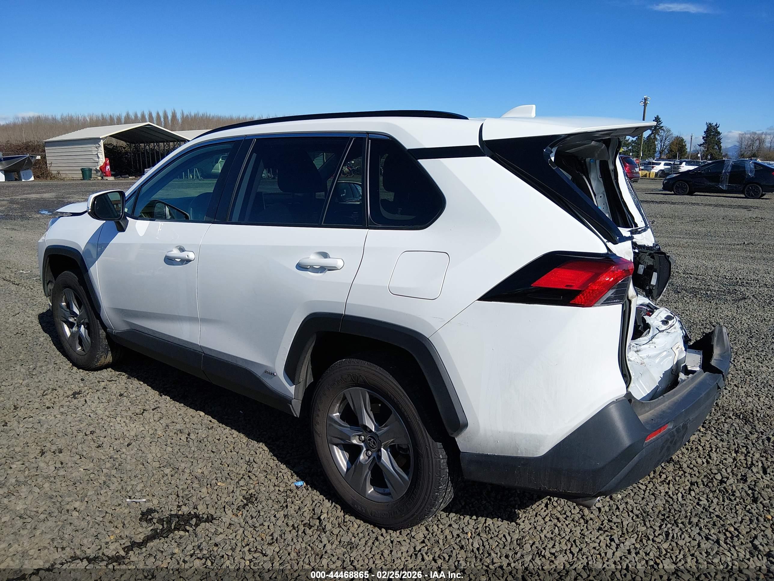 TOYOTA RAV4 image 3
