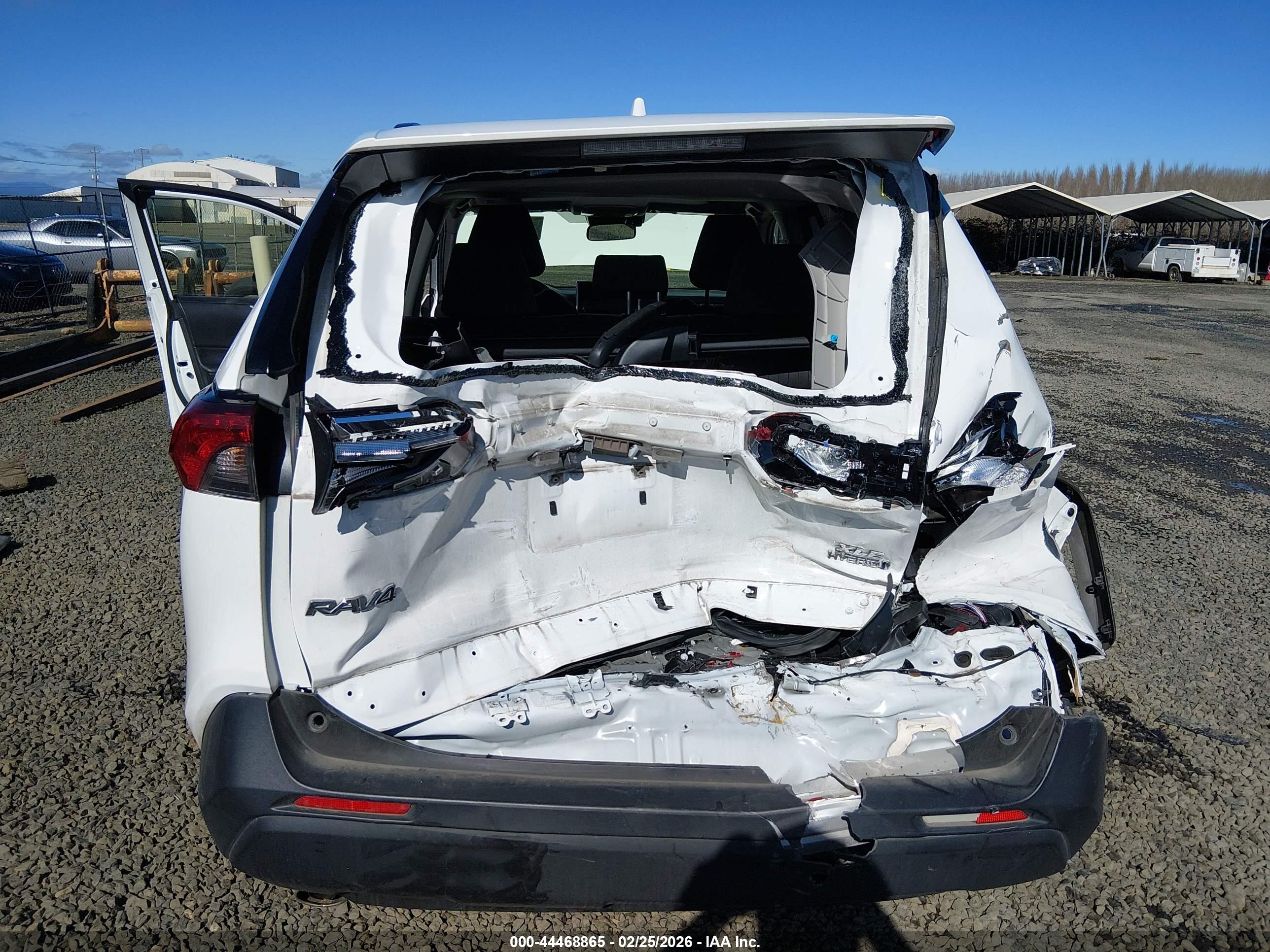 TOYOTA RAV4 image 6