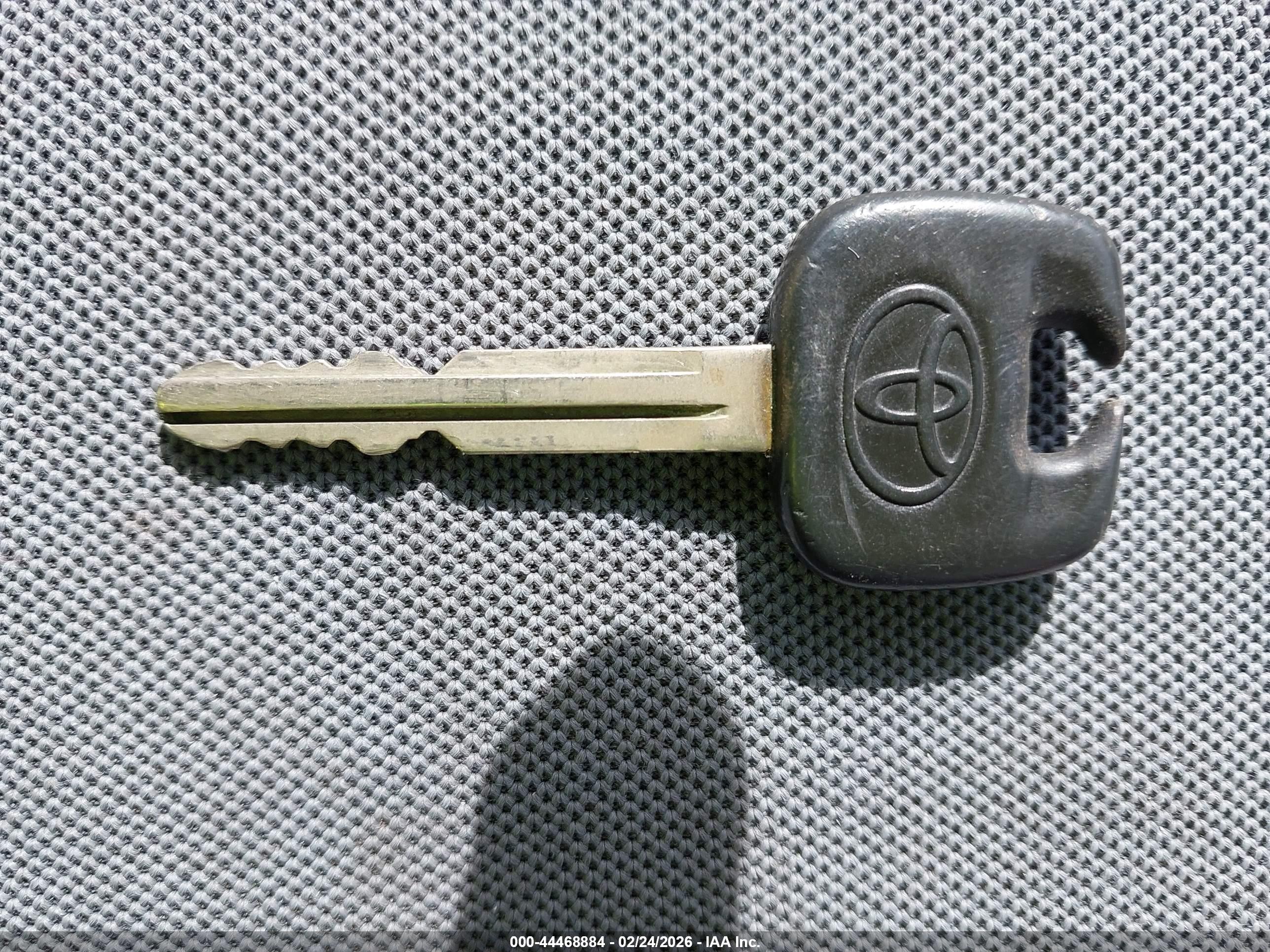 TOYOTA TACOMA image 11