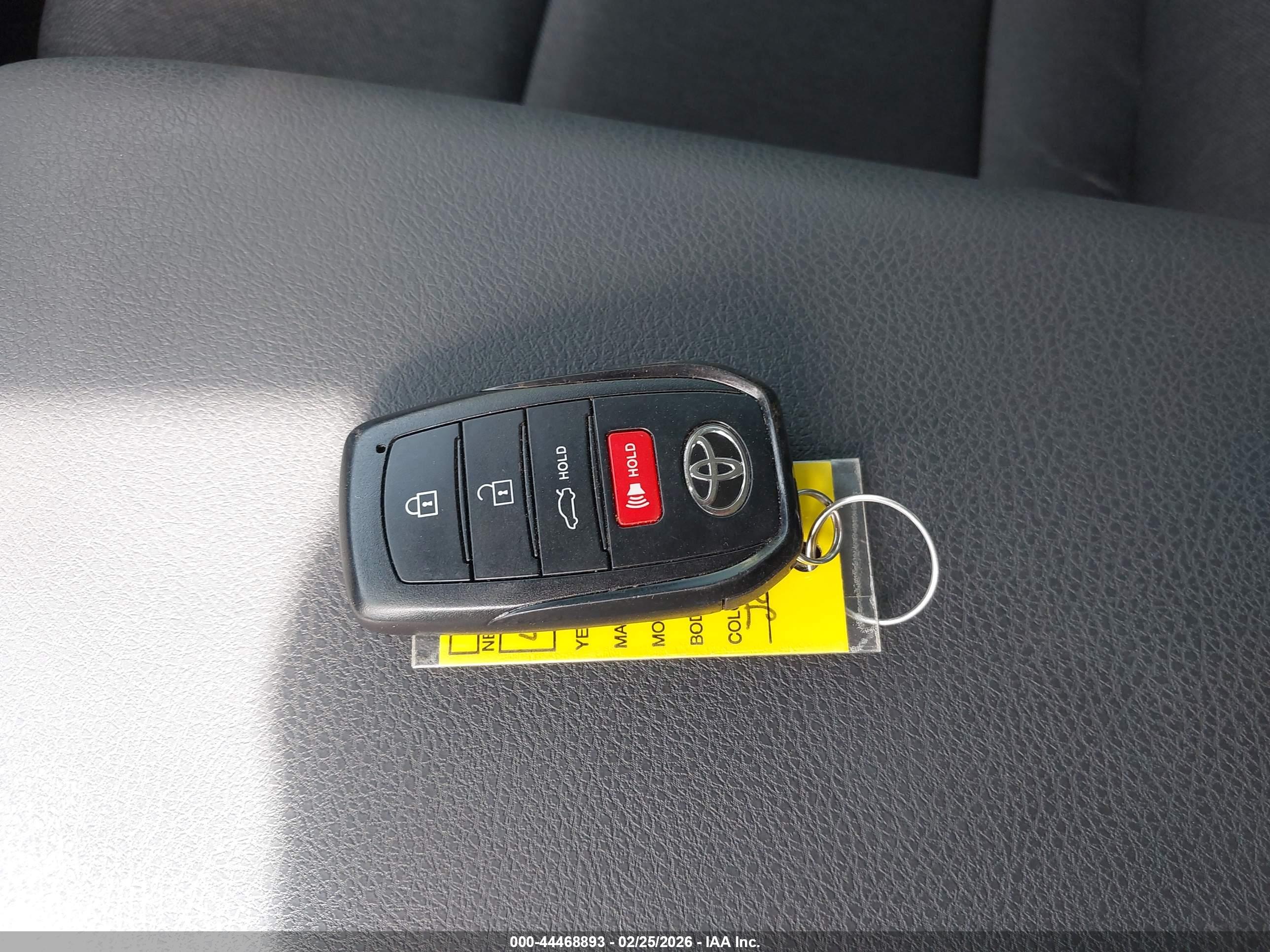 TOYOTA CAMRY image 11