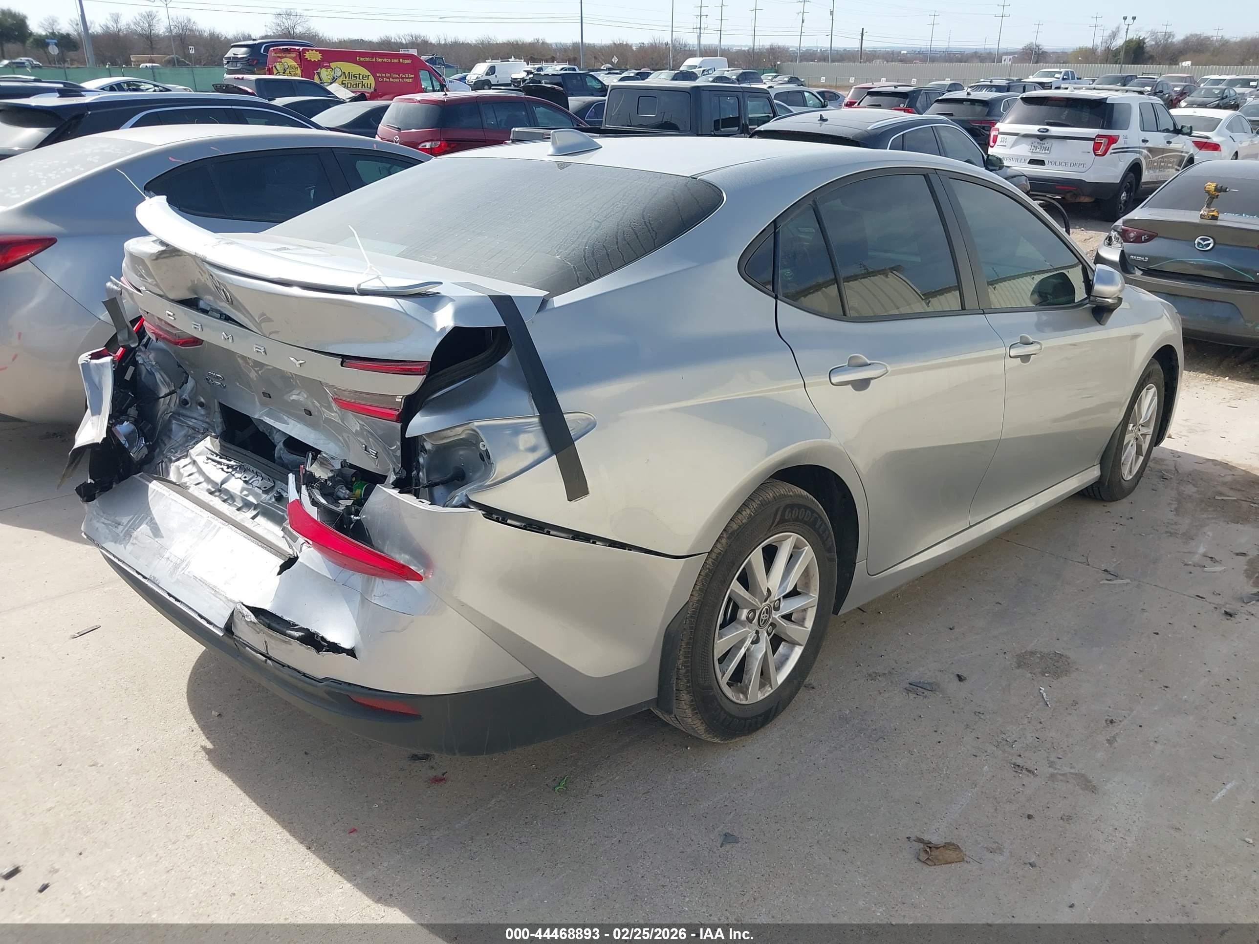 TOYOTA CAMRY image 4