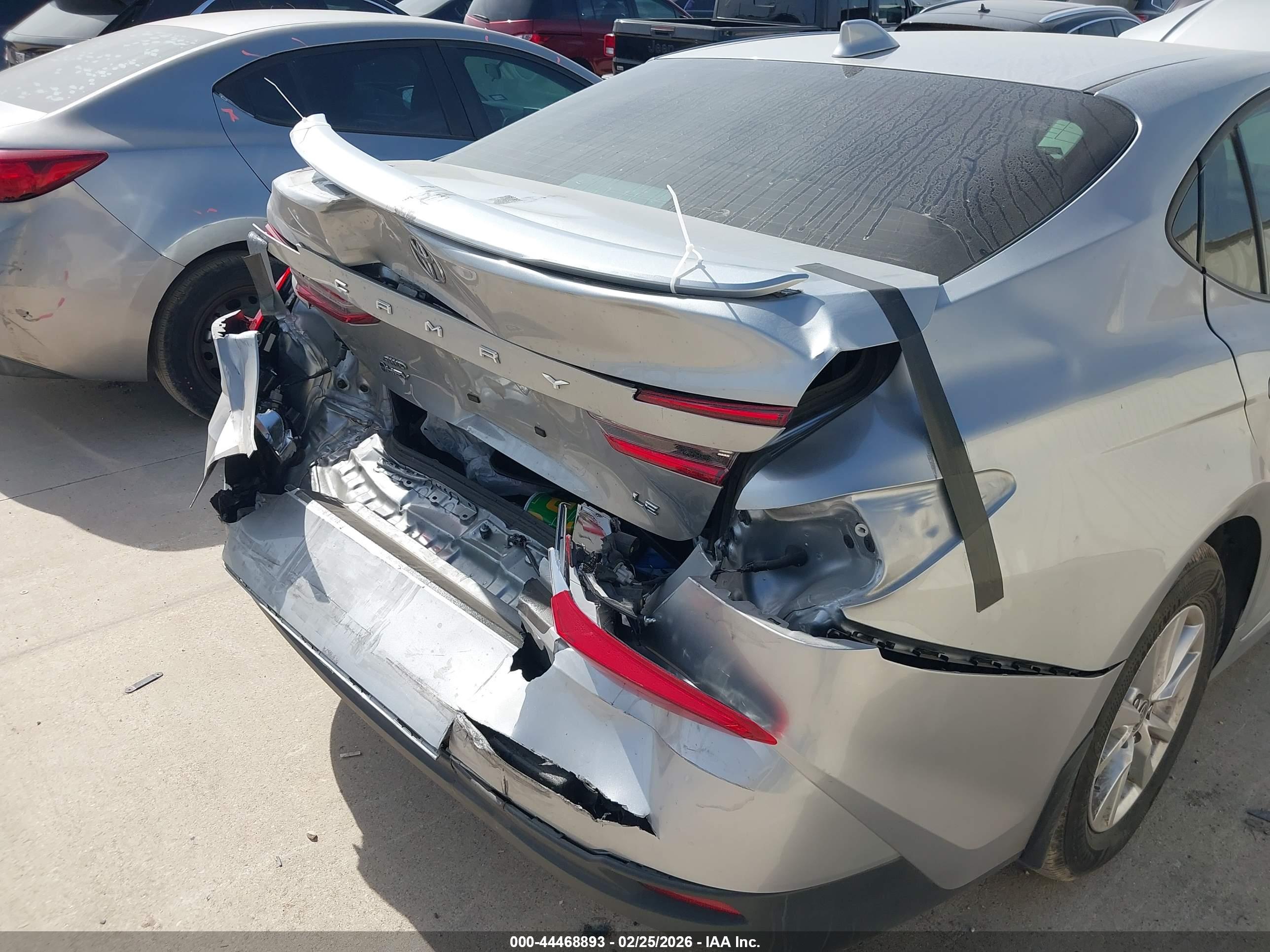 TOYOTA CAMRY image 6