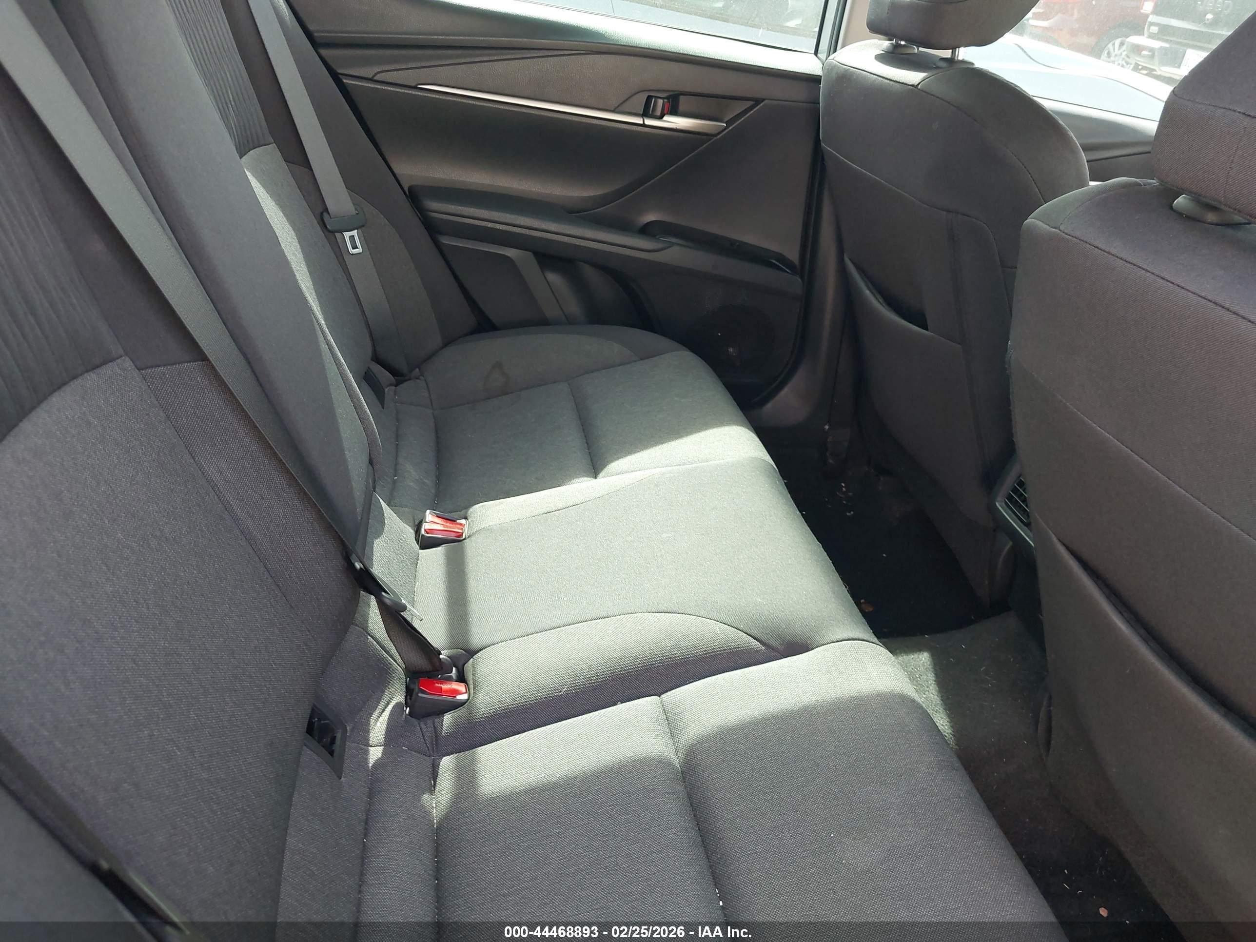 TOYOTA CAMRY image 8