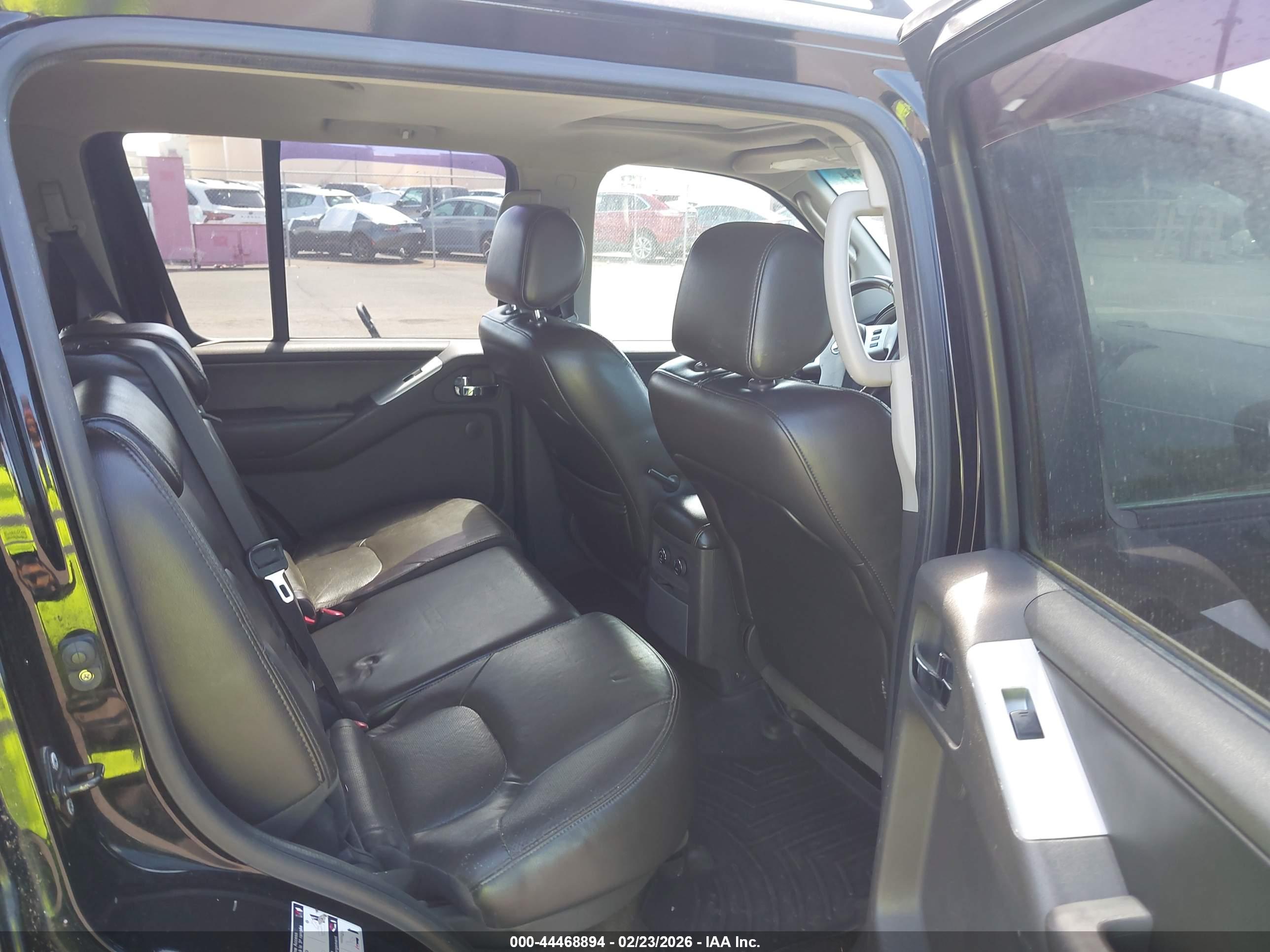 NISSAN PATHFINDER image 8