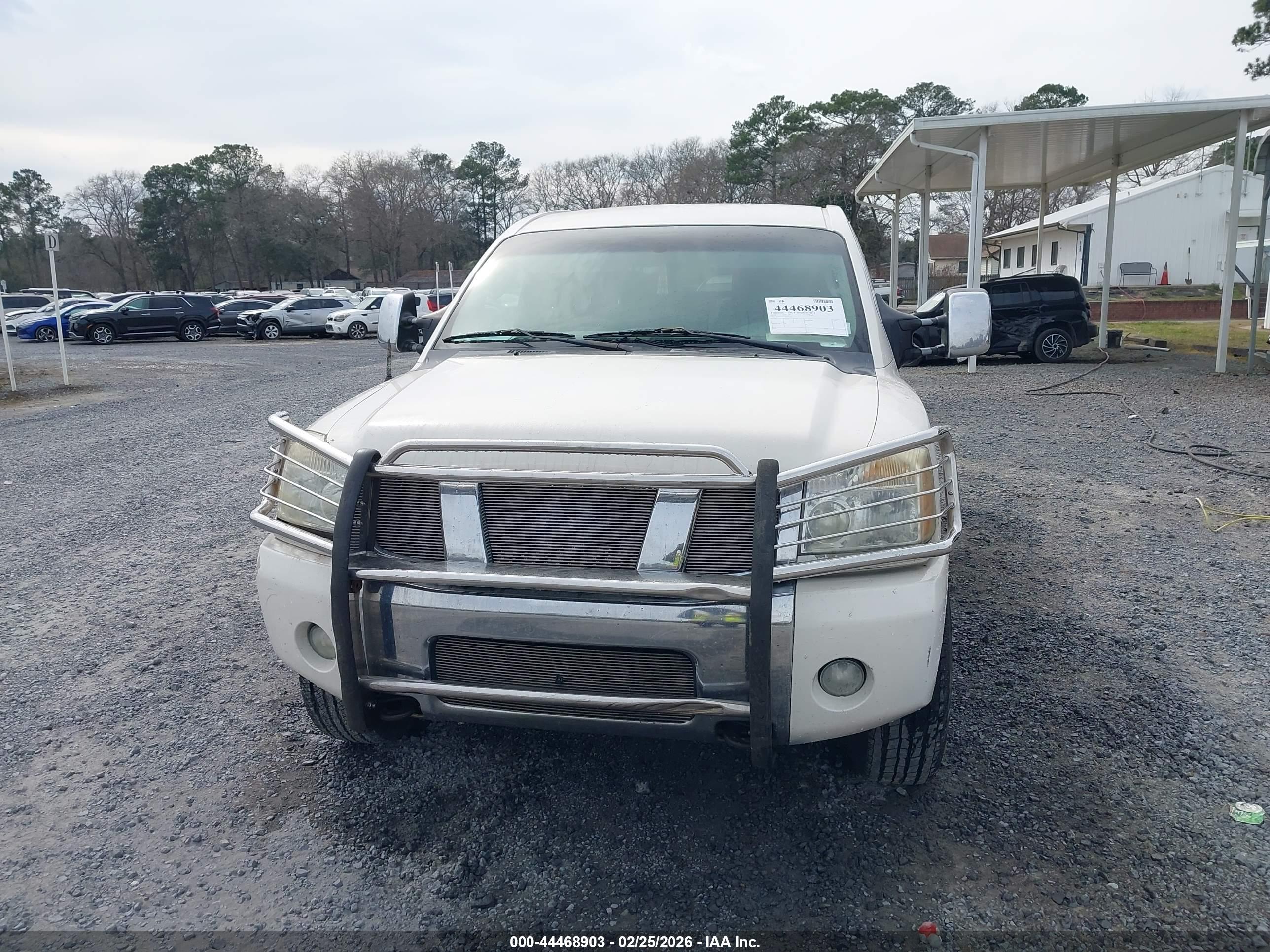 NISSAN TITAN image 6