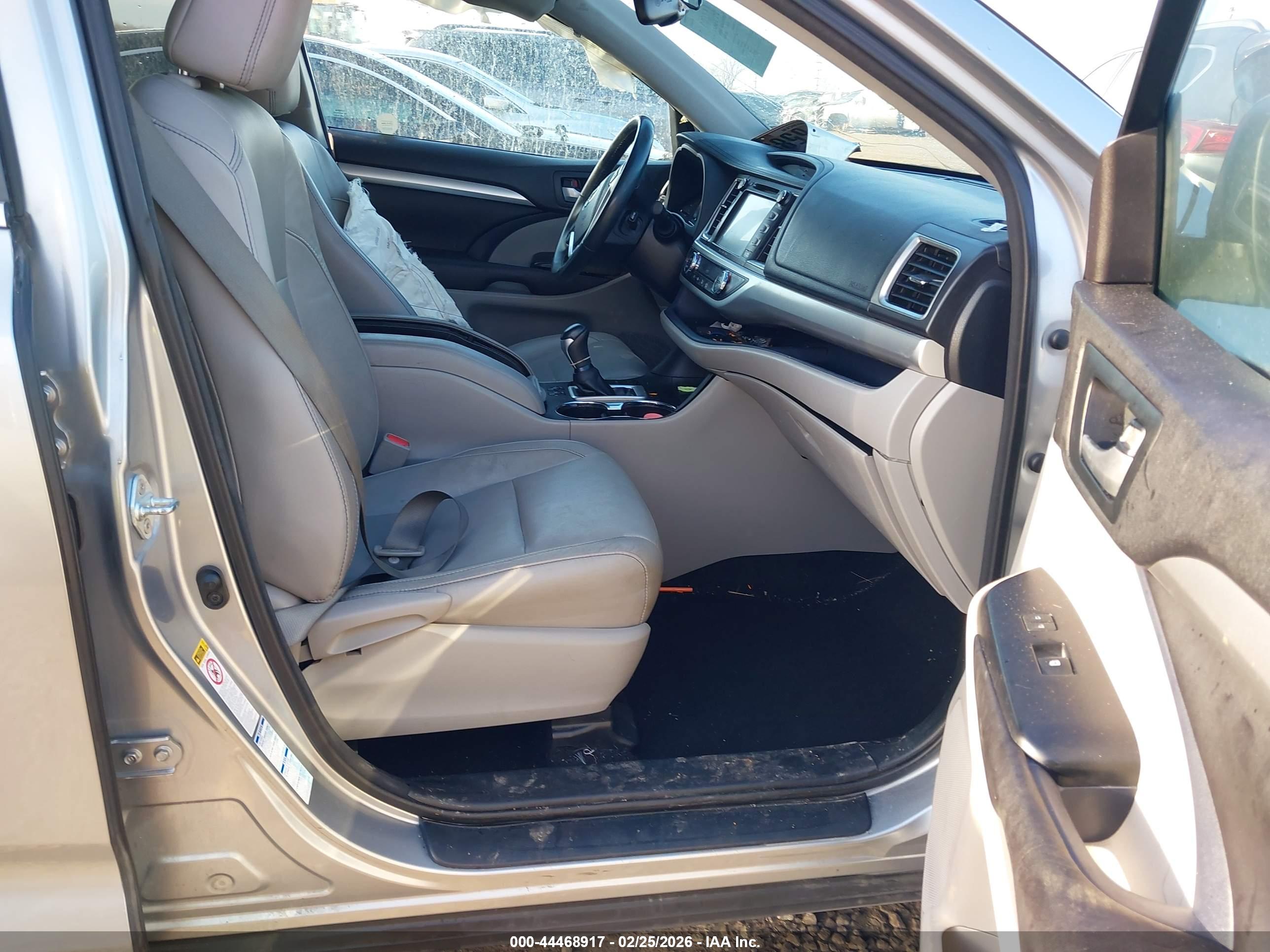 TOYOTA HIGHLANDER image 5