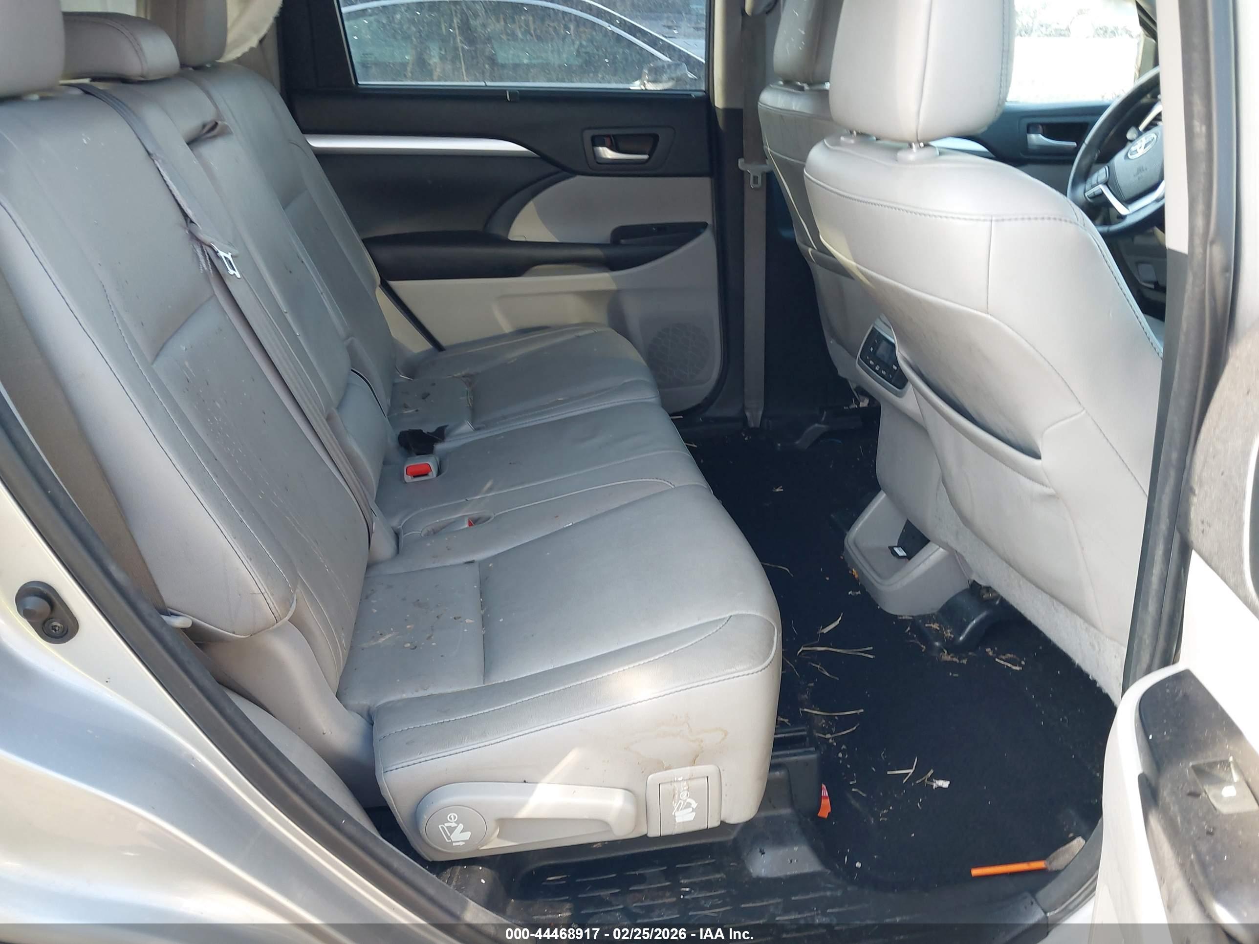 TOYOTA HIGHLANDER image 8