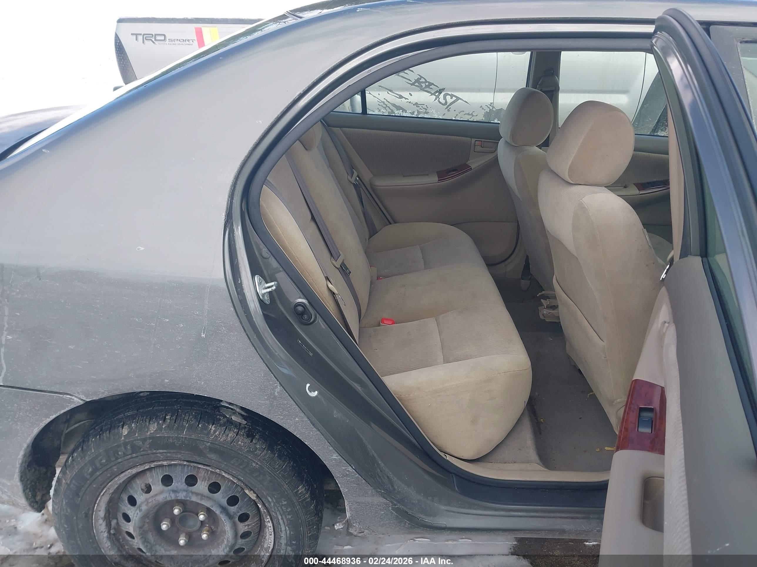 TOYOTA COROLLA image 8