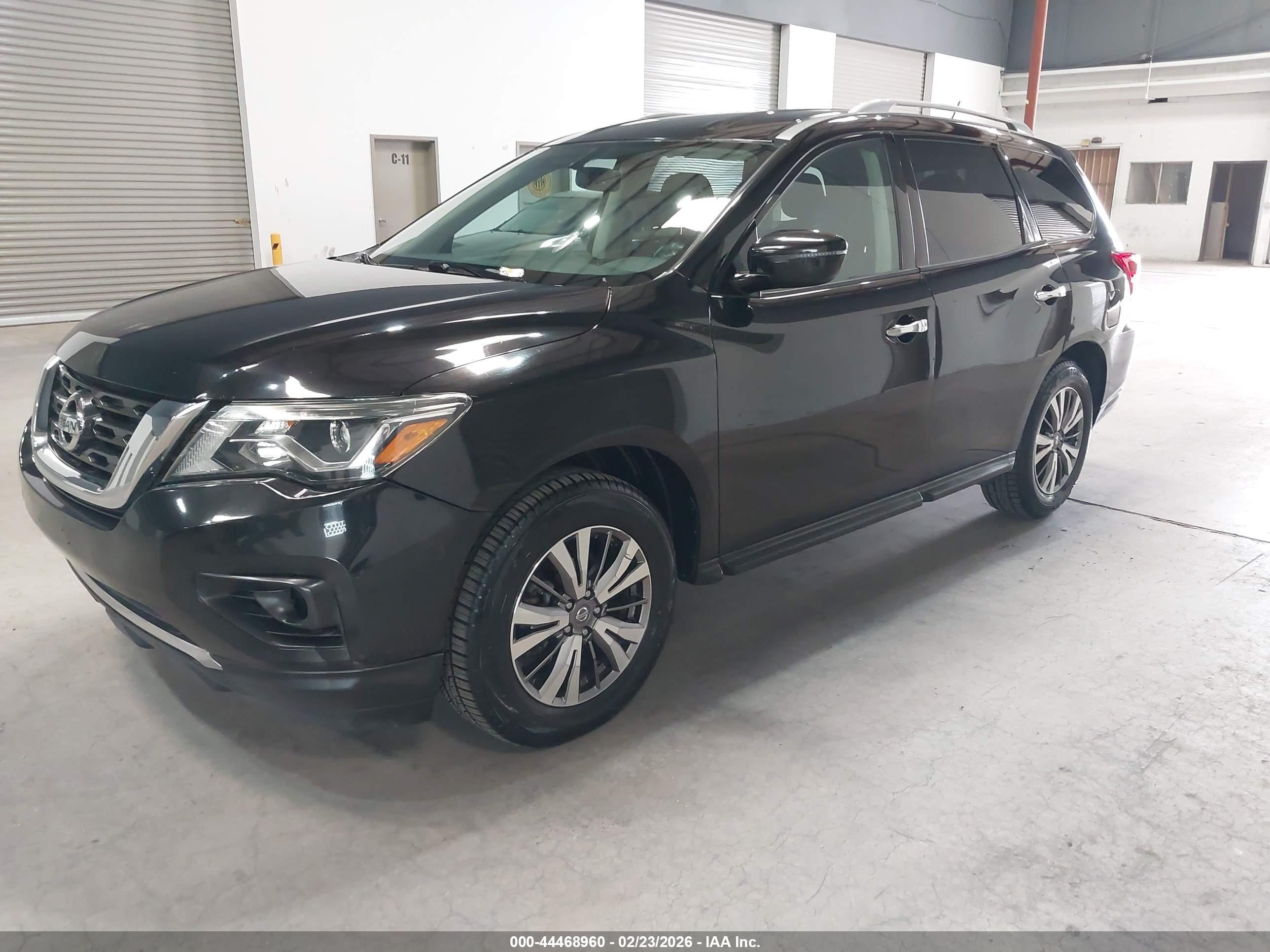 NISSAN PATHFINDER image 2
