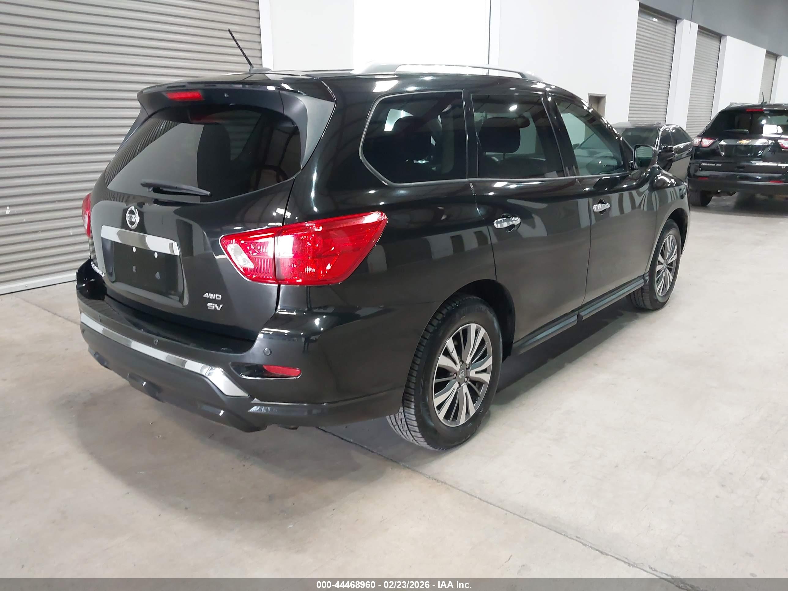 NISSAN PATHFINDER image 4