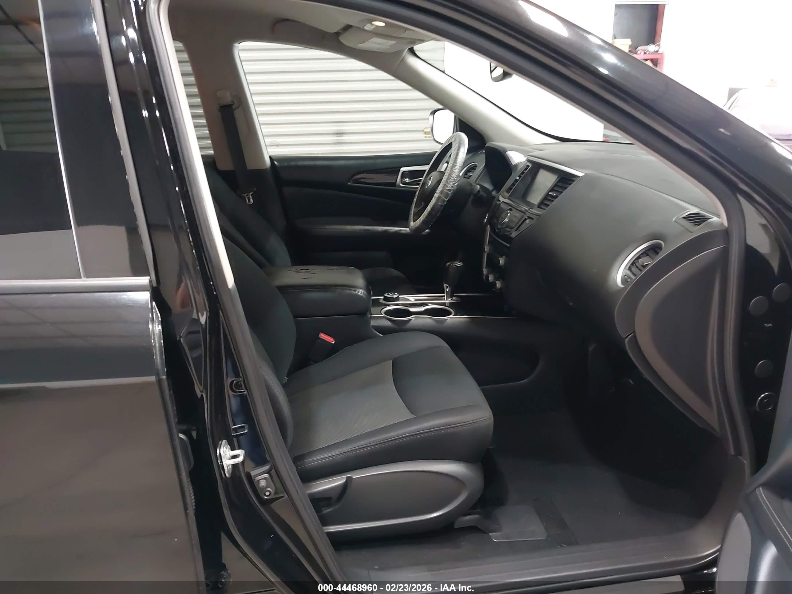 NISSAN PATHFINDER image 5