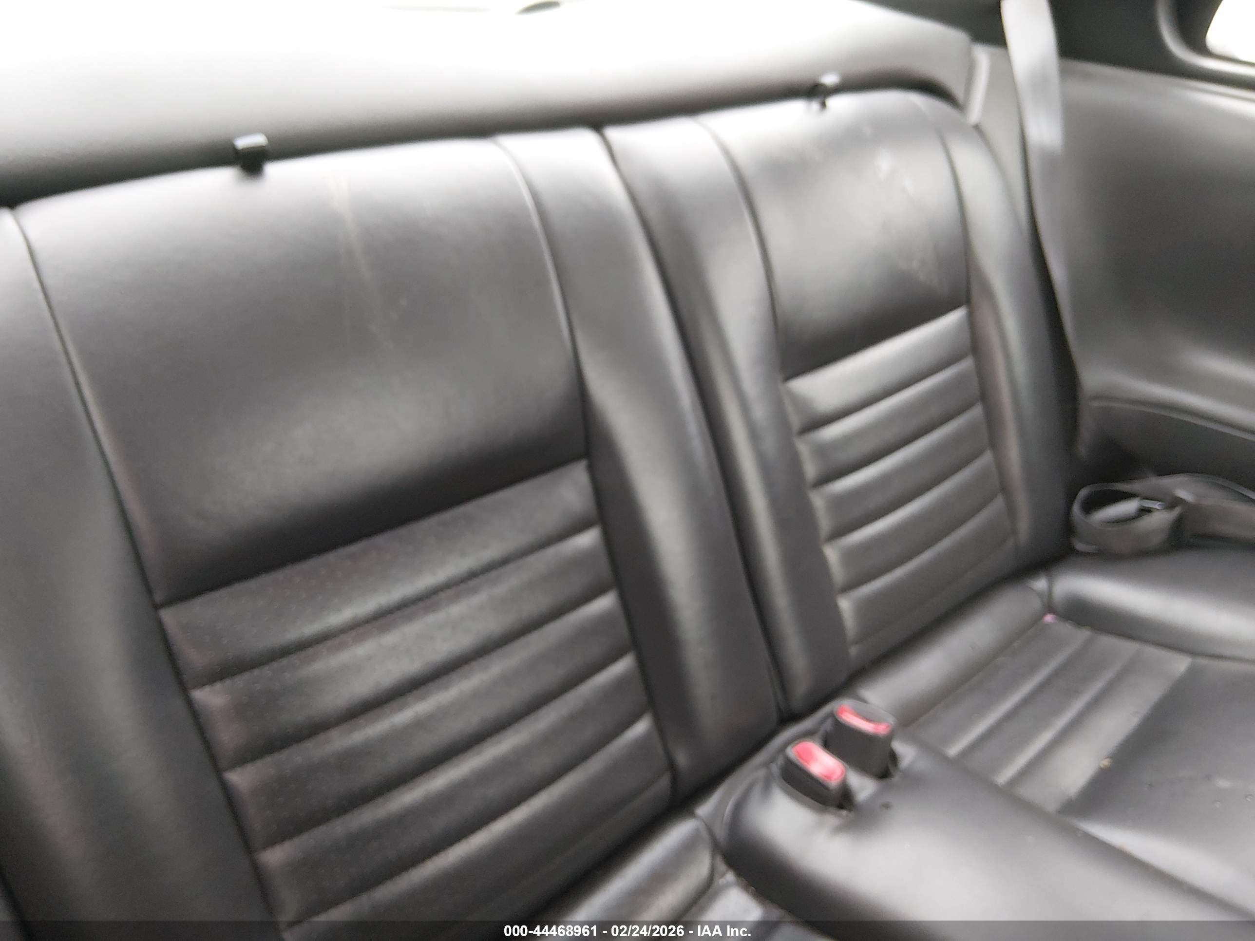 FORD MUSTANG image 8
