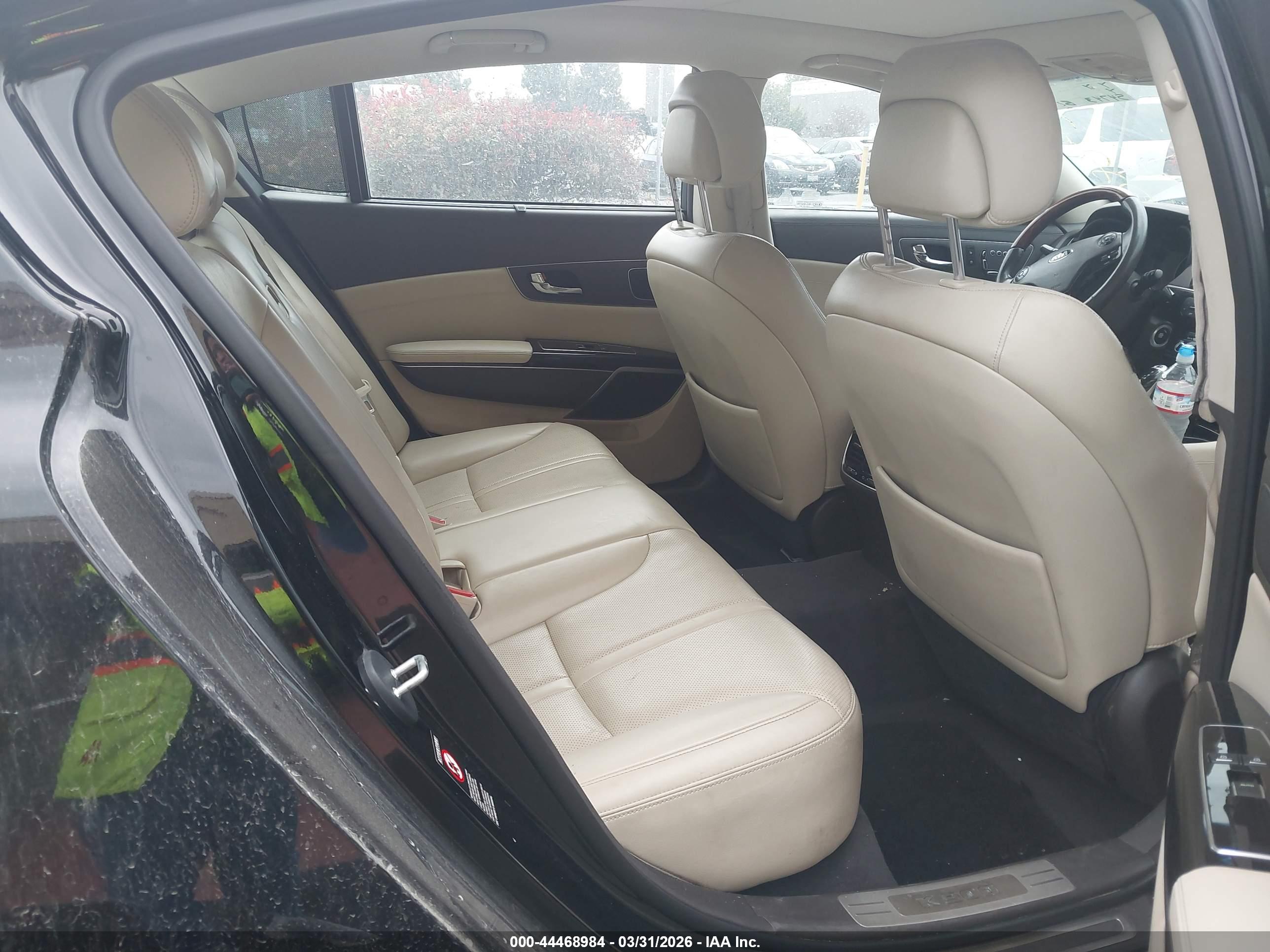 KIA K900 image 8