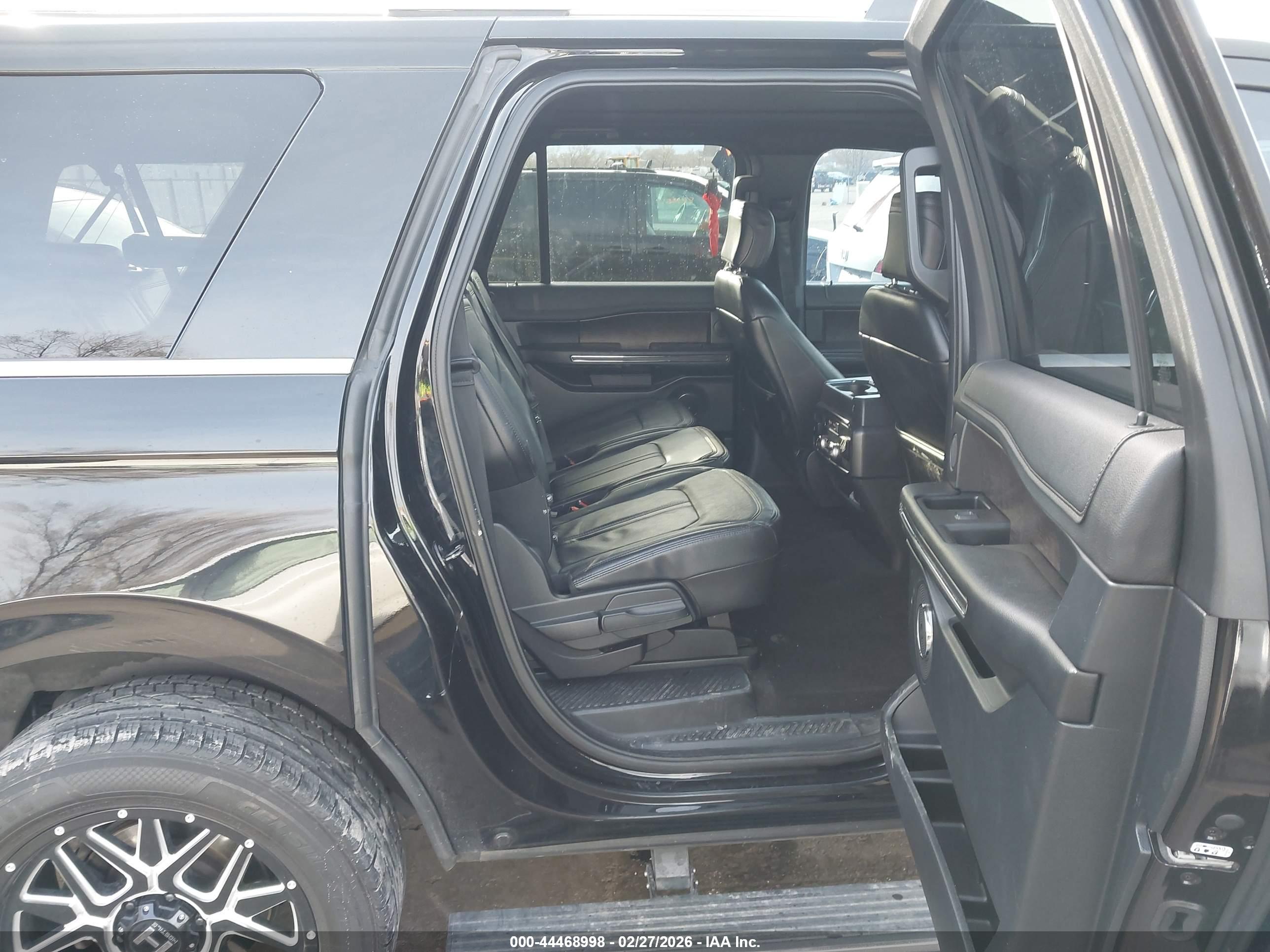 FORD EXPEDITION image 8