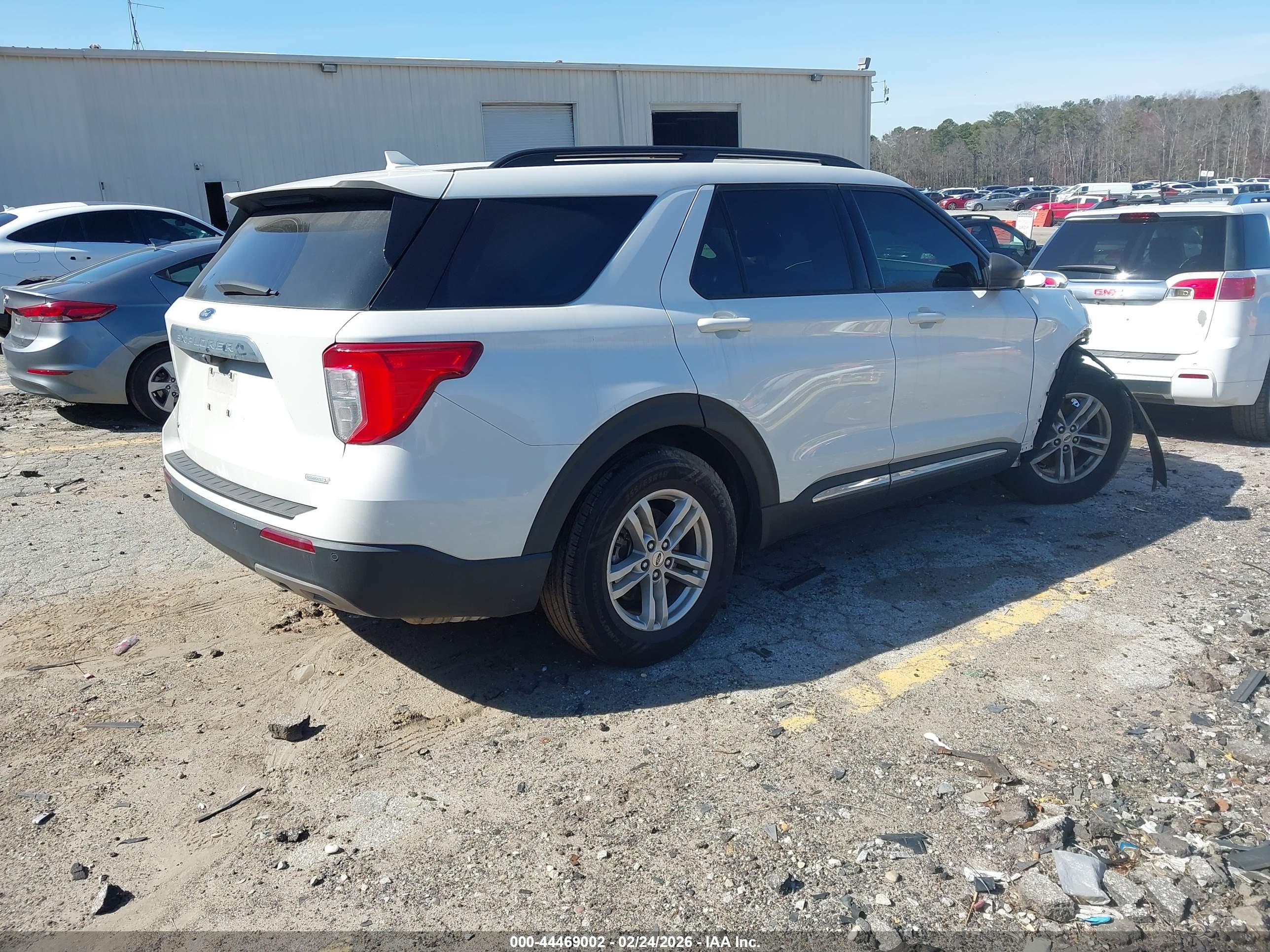 FORD EXPLORER image 4
