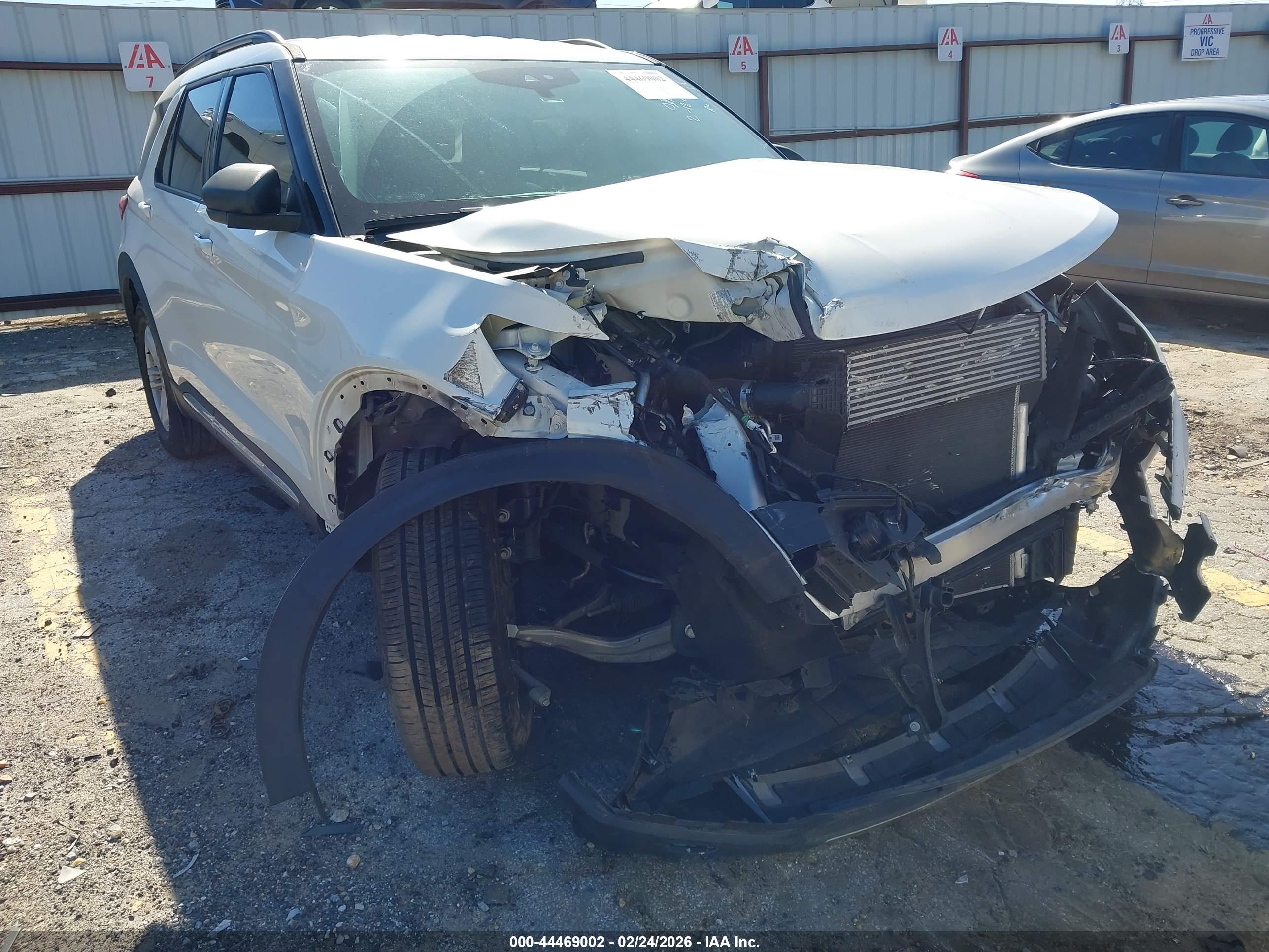 FORD EXPLORER image 6