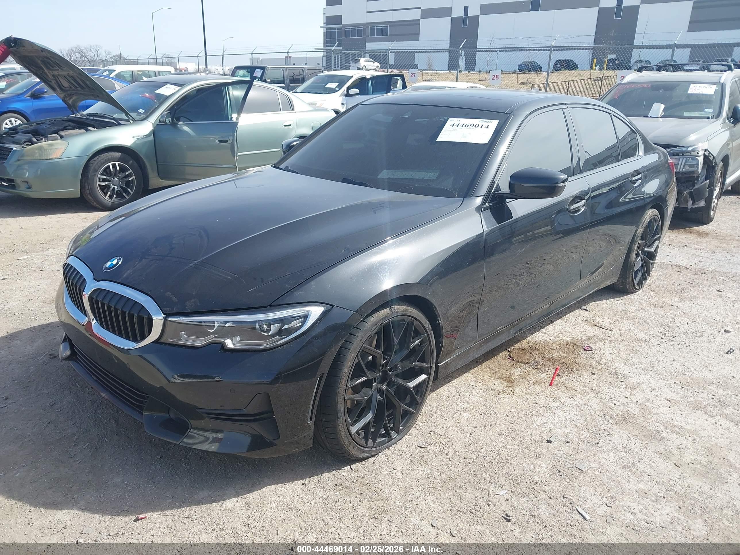 BMW 330I image 2