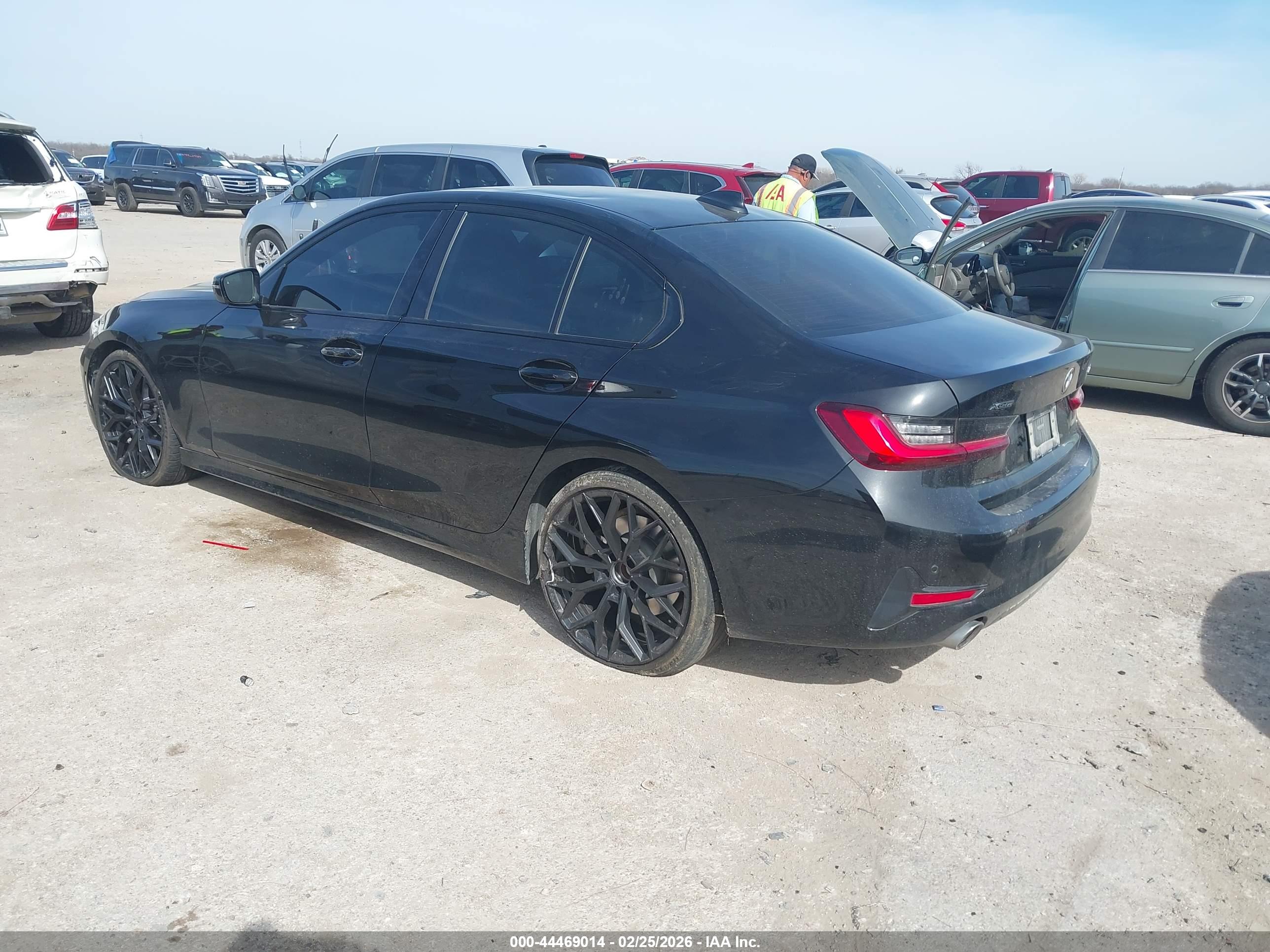 BMW 330I image 3