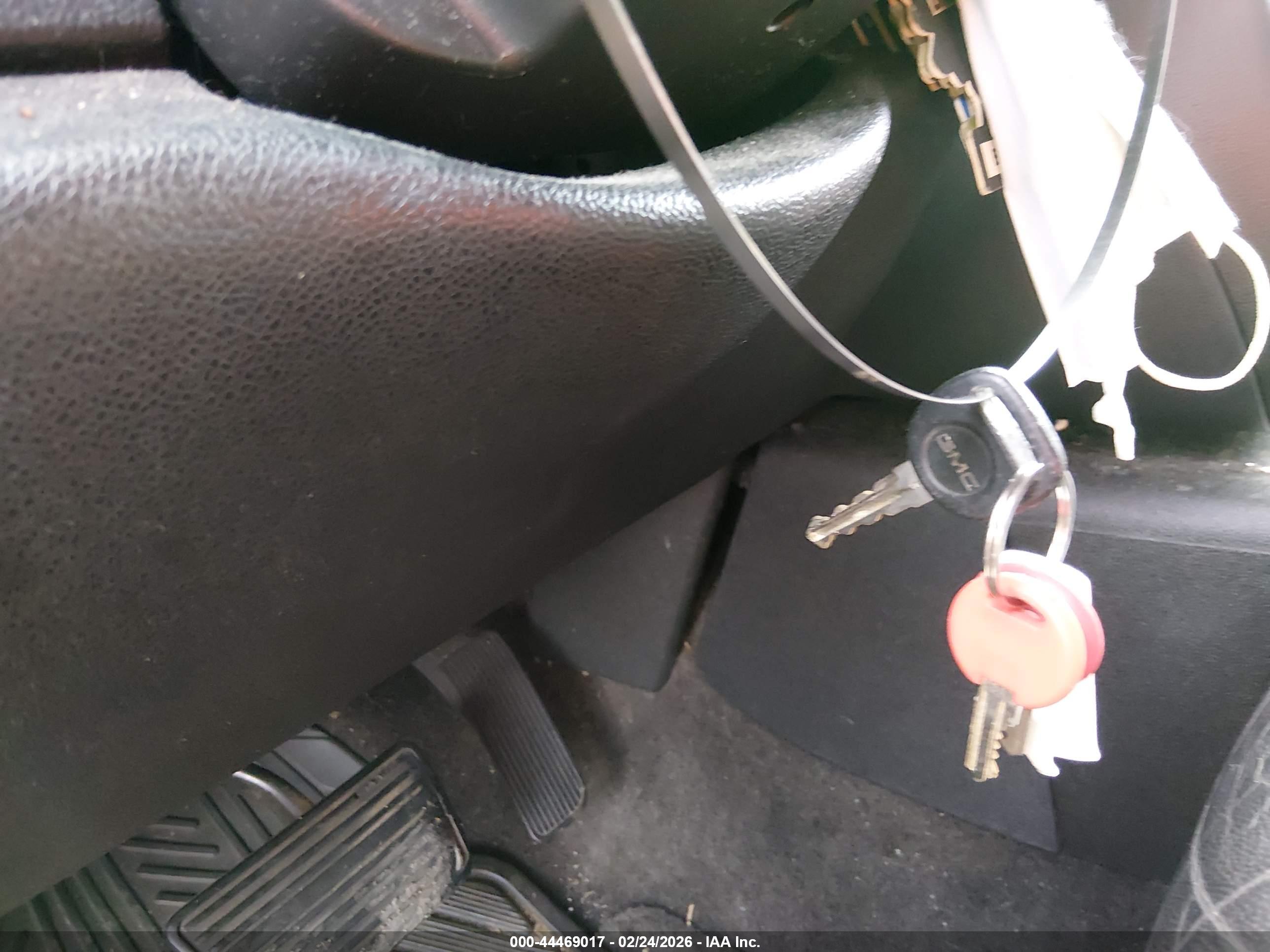GMC YUKON image 11