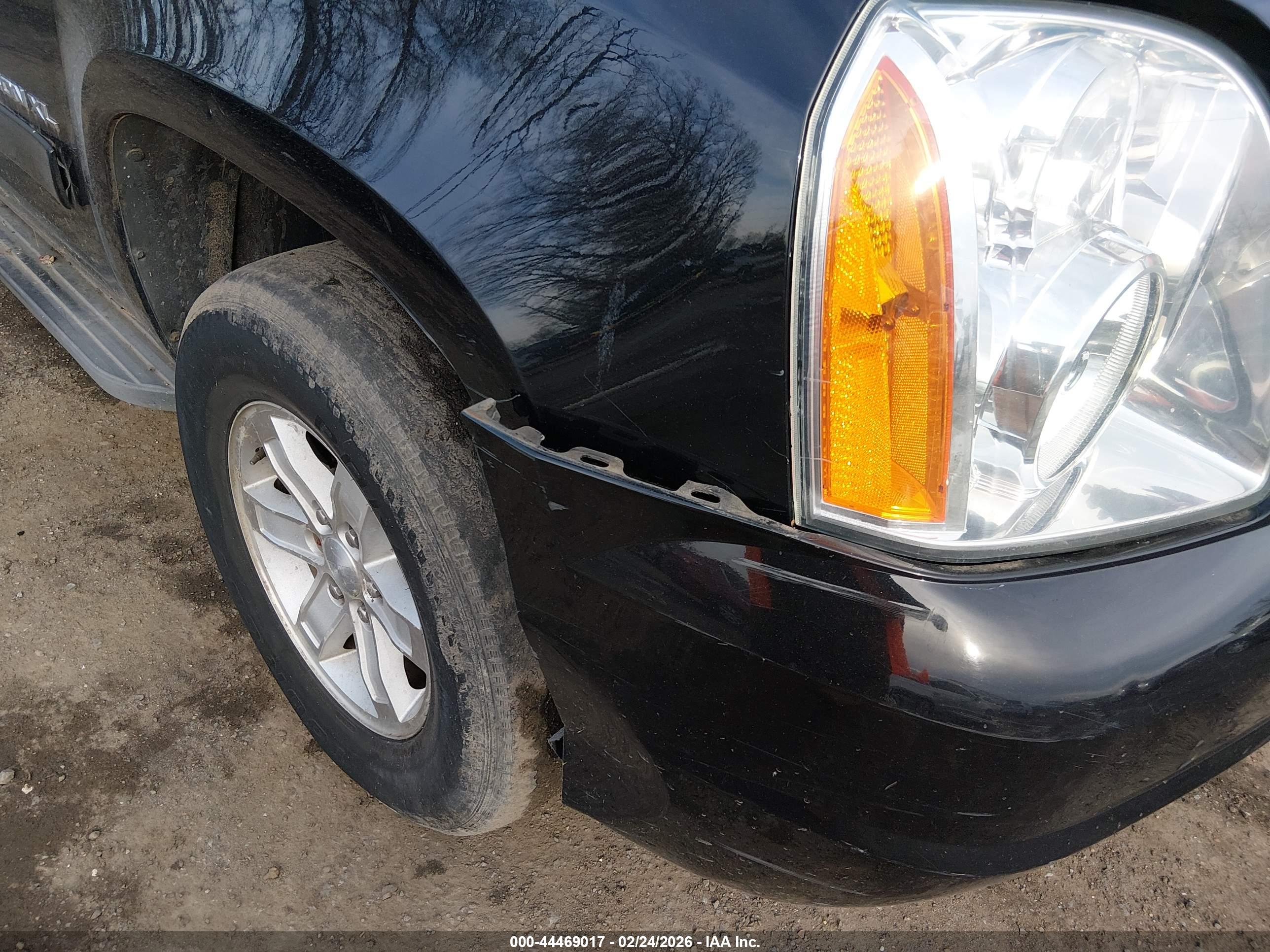 GMC YUKON image 6