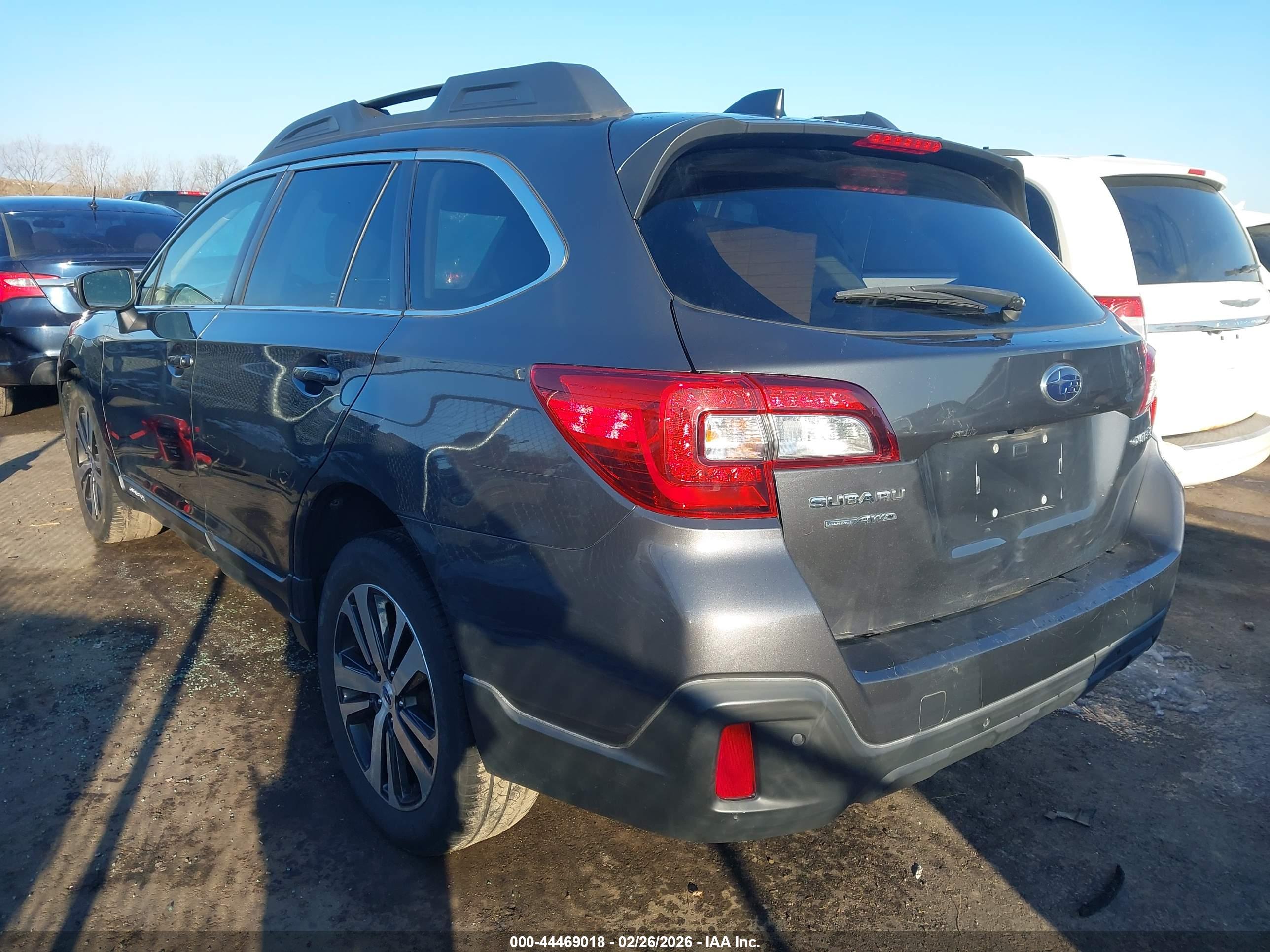 SUBARU OUTBACK image 3