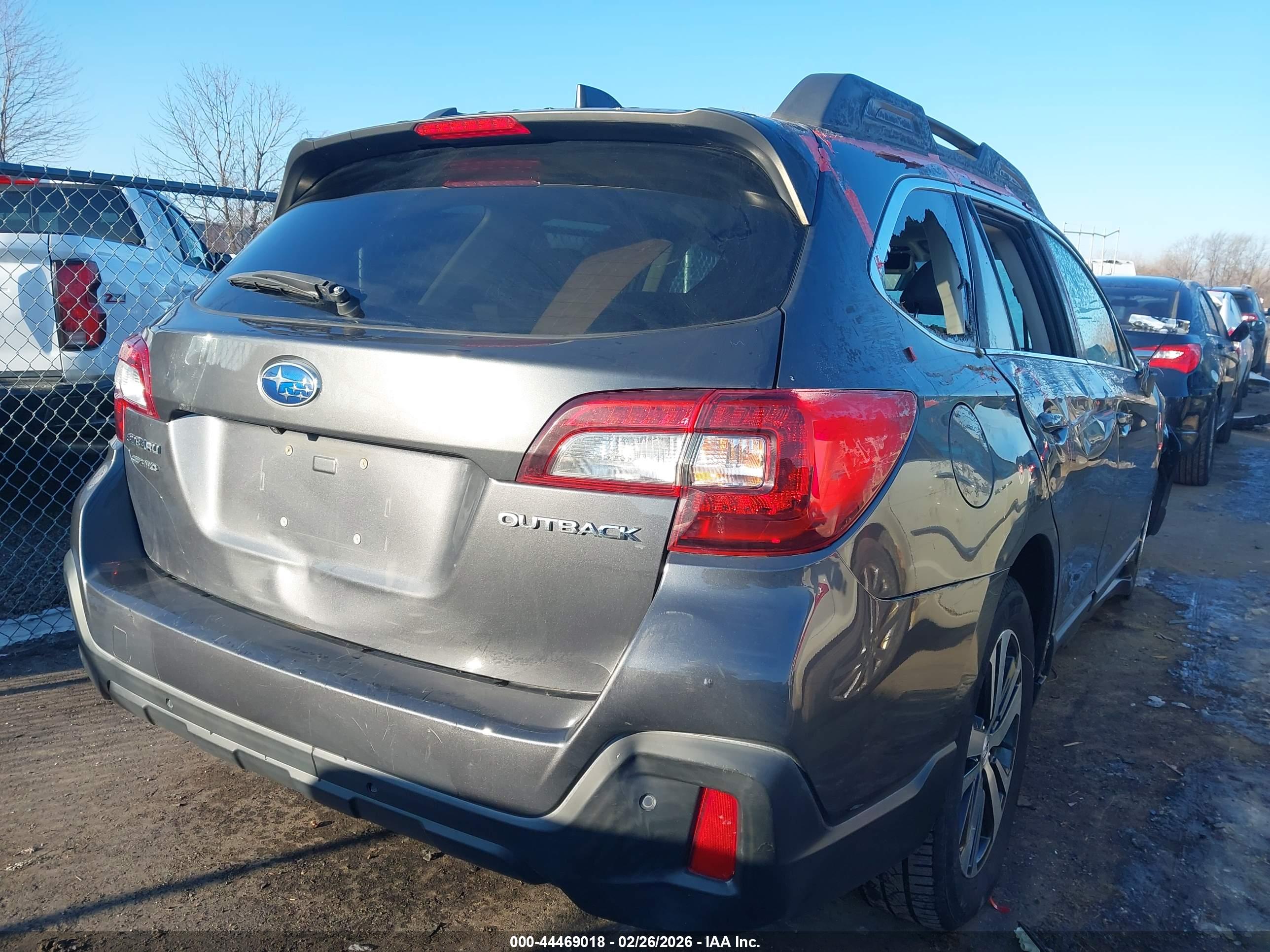 SUBARU OUTBACK image 4