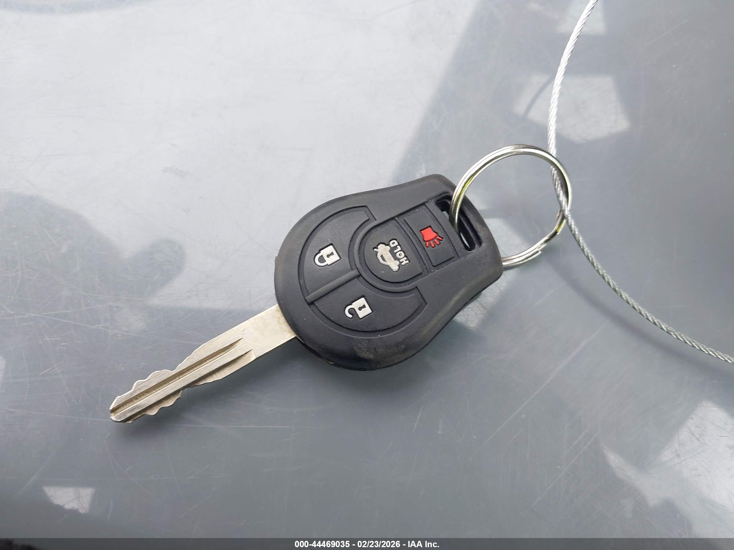 NISSAN VERSA image 11