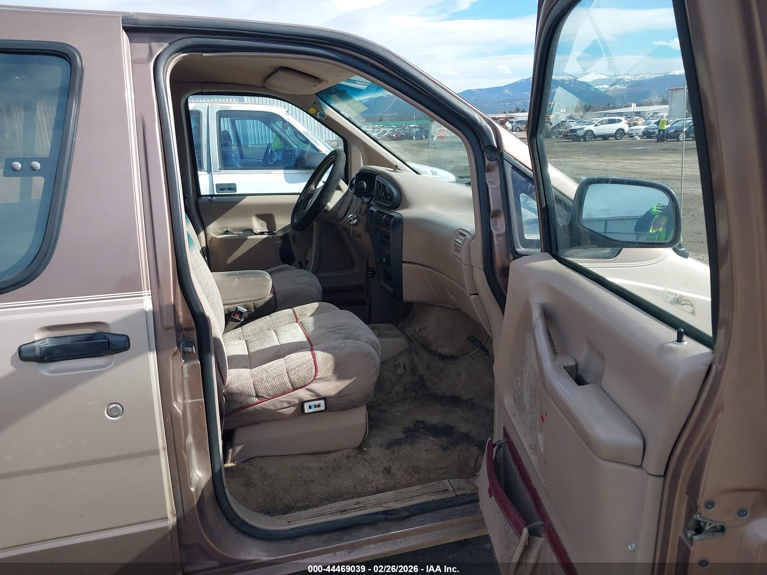 FORD AEROSTAR image 5