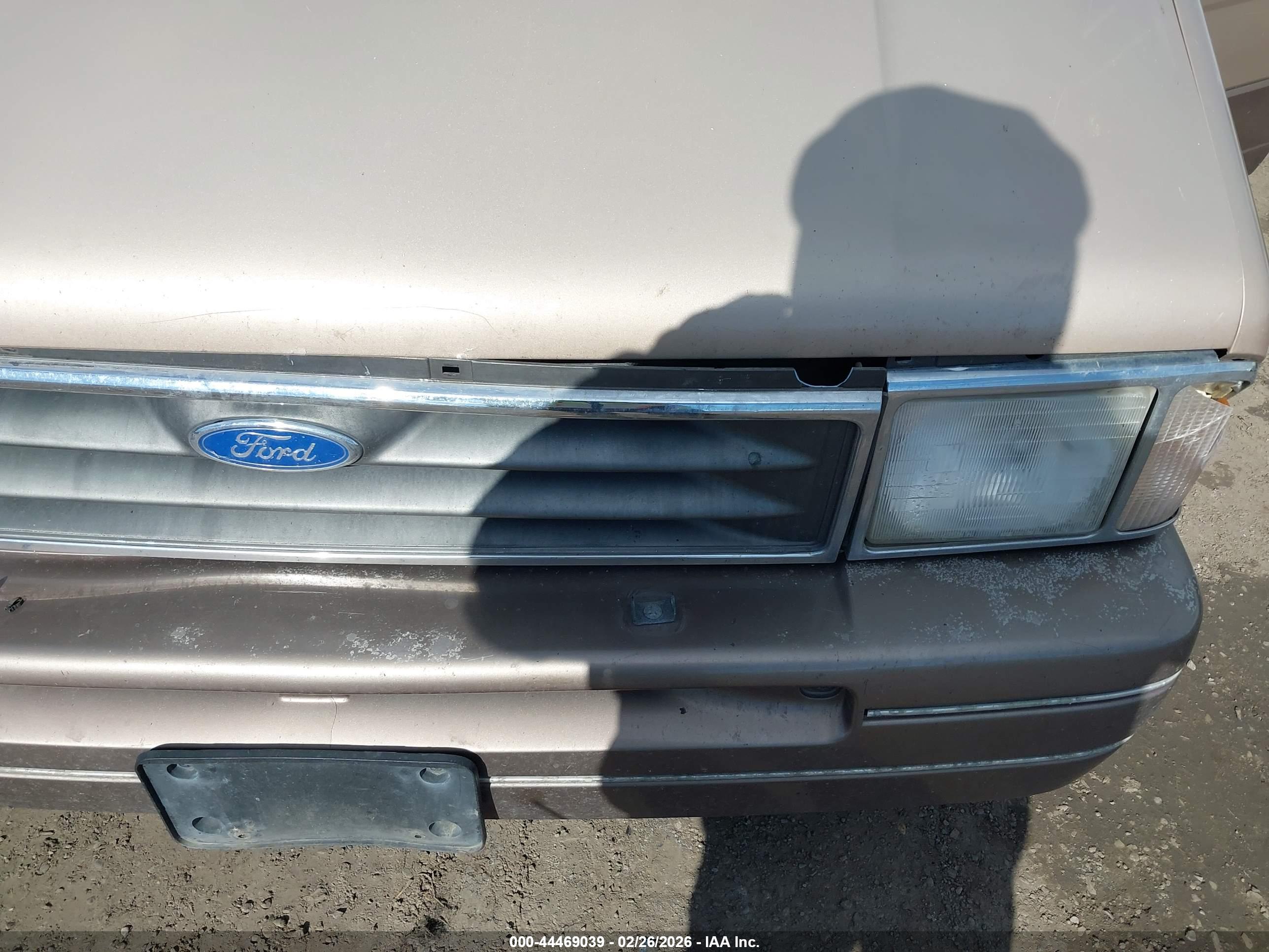 FORD AEROSTAR image 6